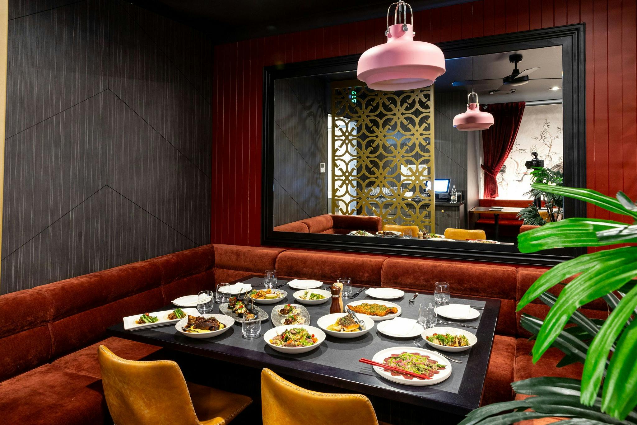 Birdcage Dining Room and Garden Bar