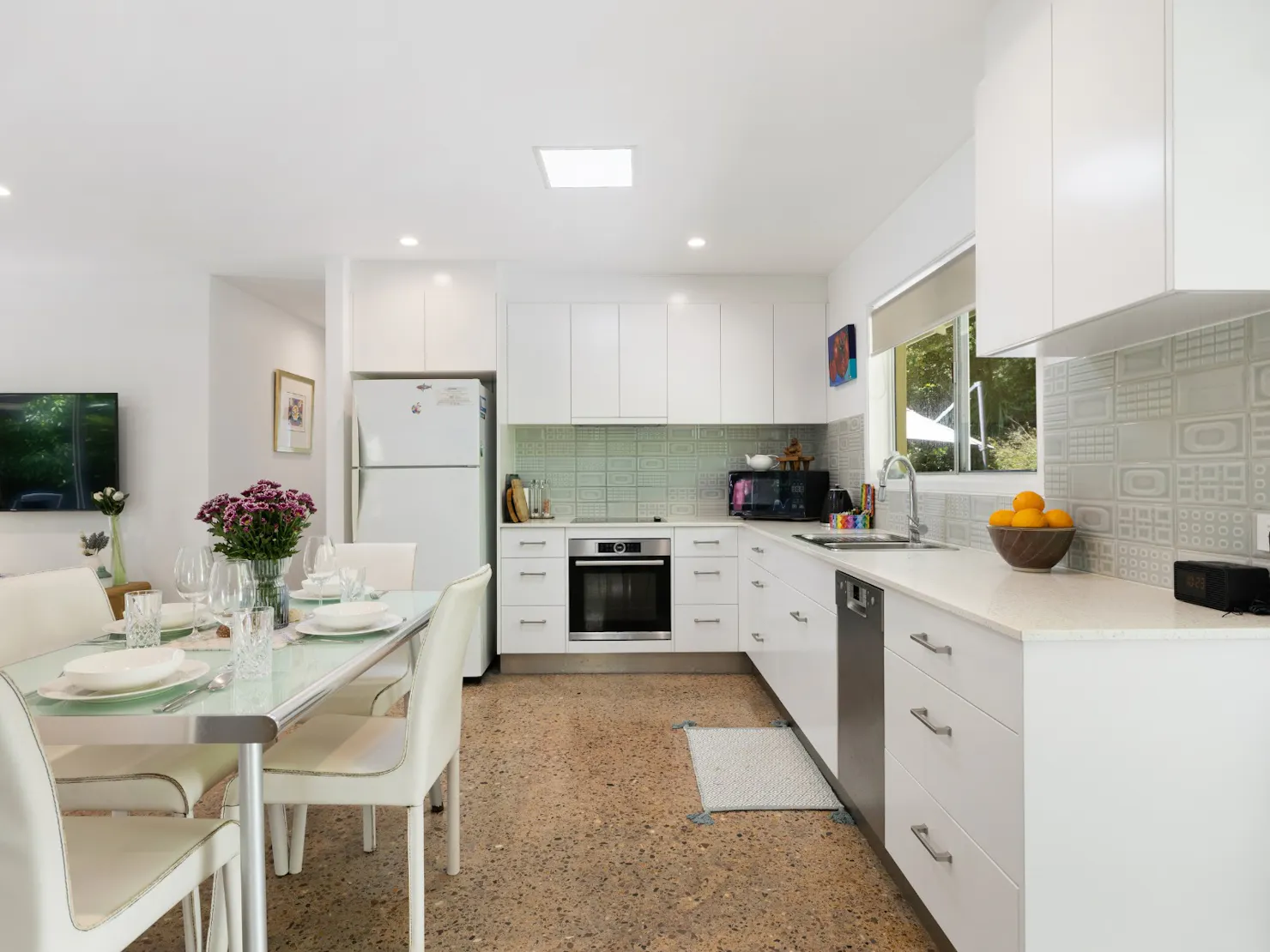Fully equipped kitchen