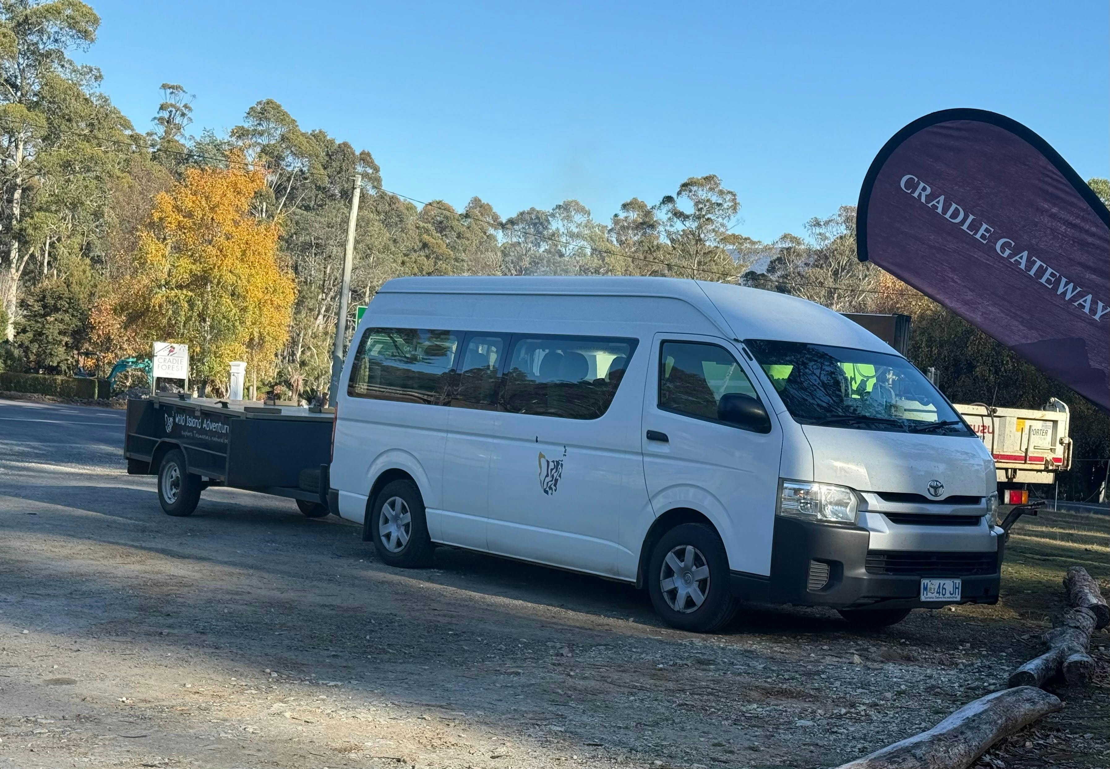 airport, overland track, transfer, transport, launceston, cradle mountain