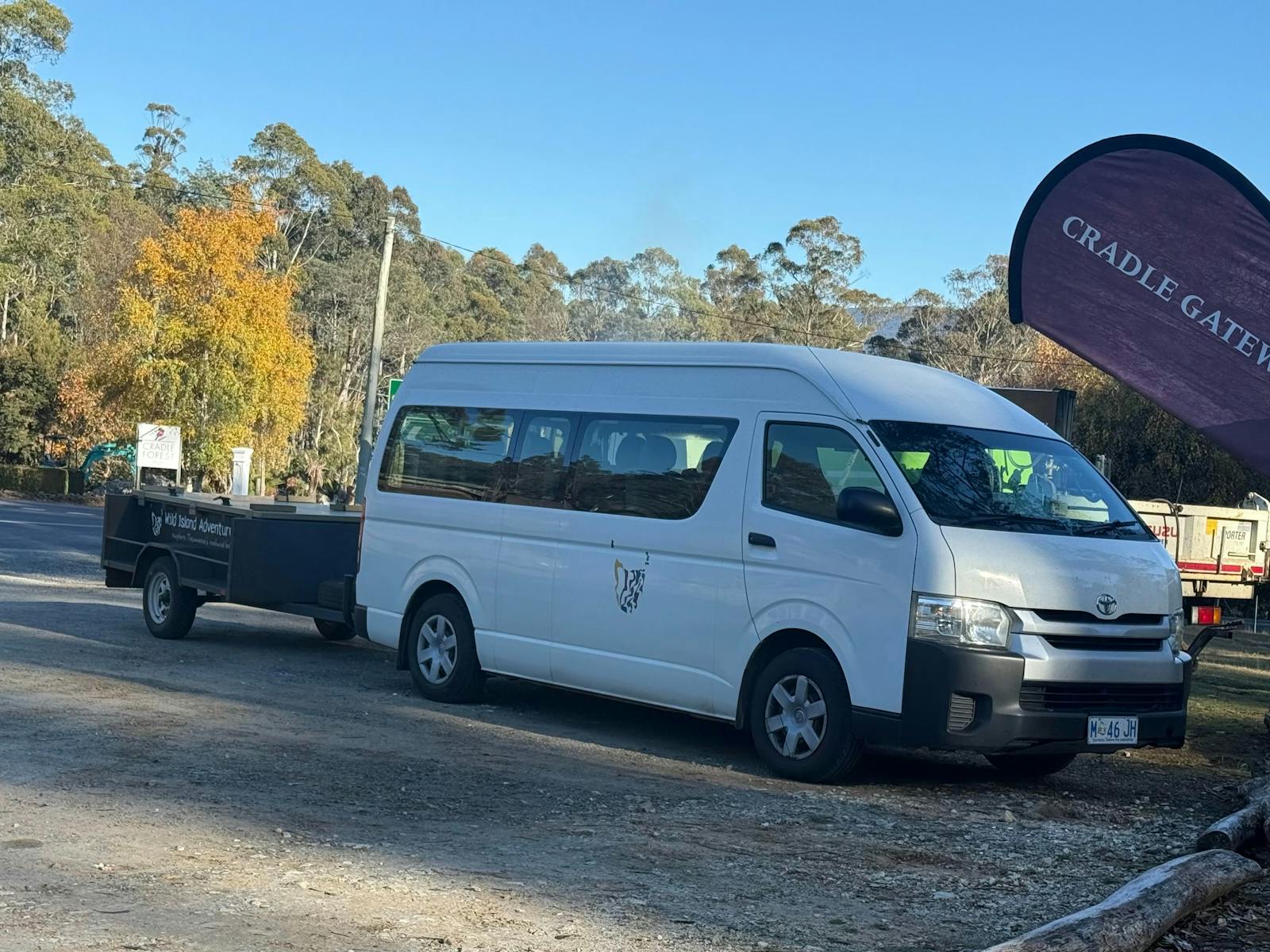 airport, overland track, transfer, transport, launceston, cradle mountain