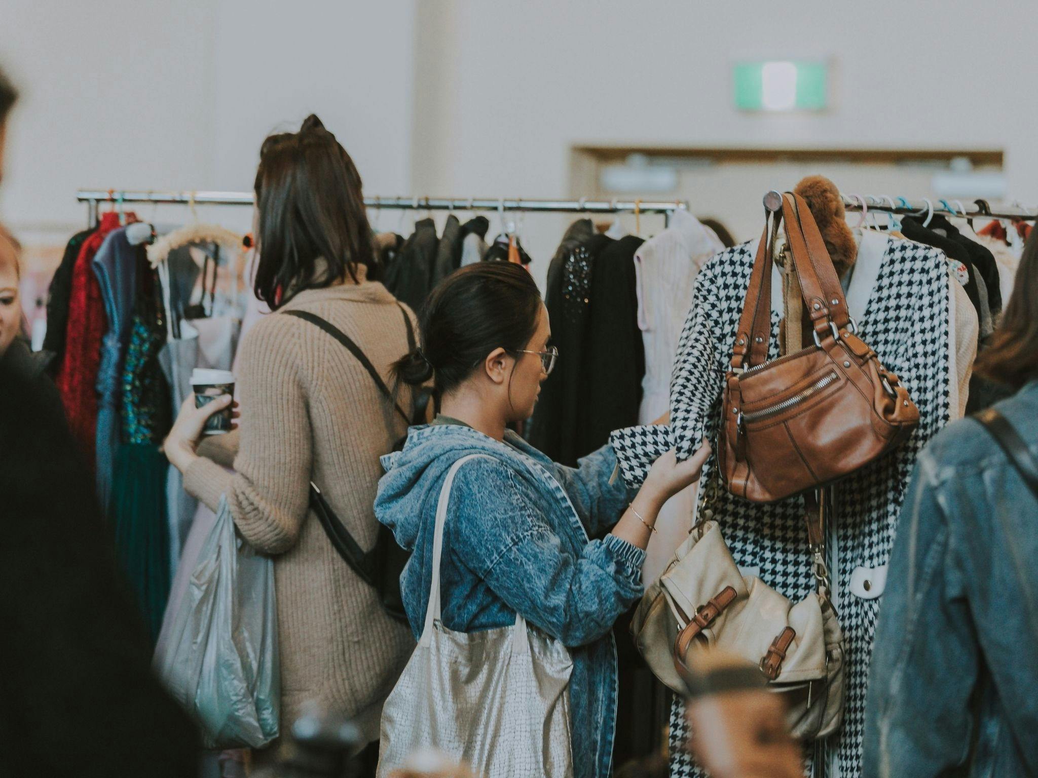 Round She Goes Fashion Market