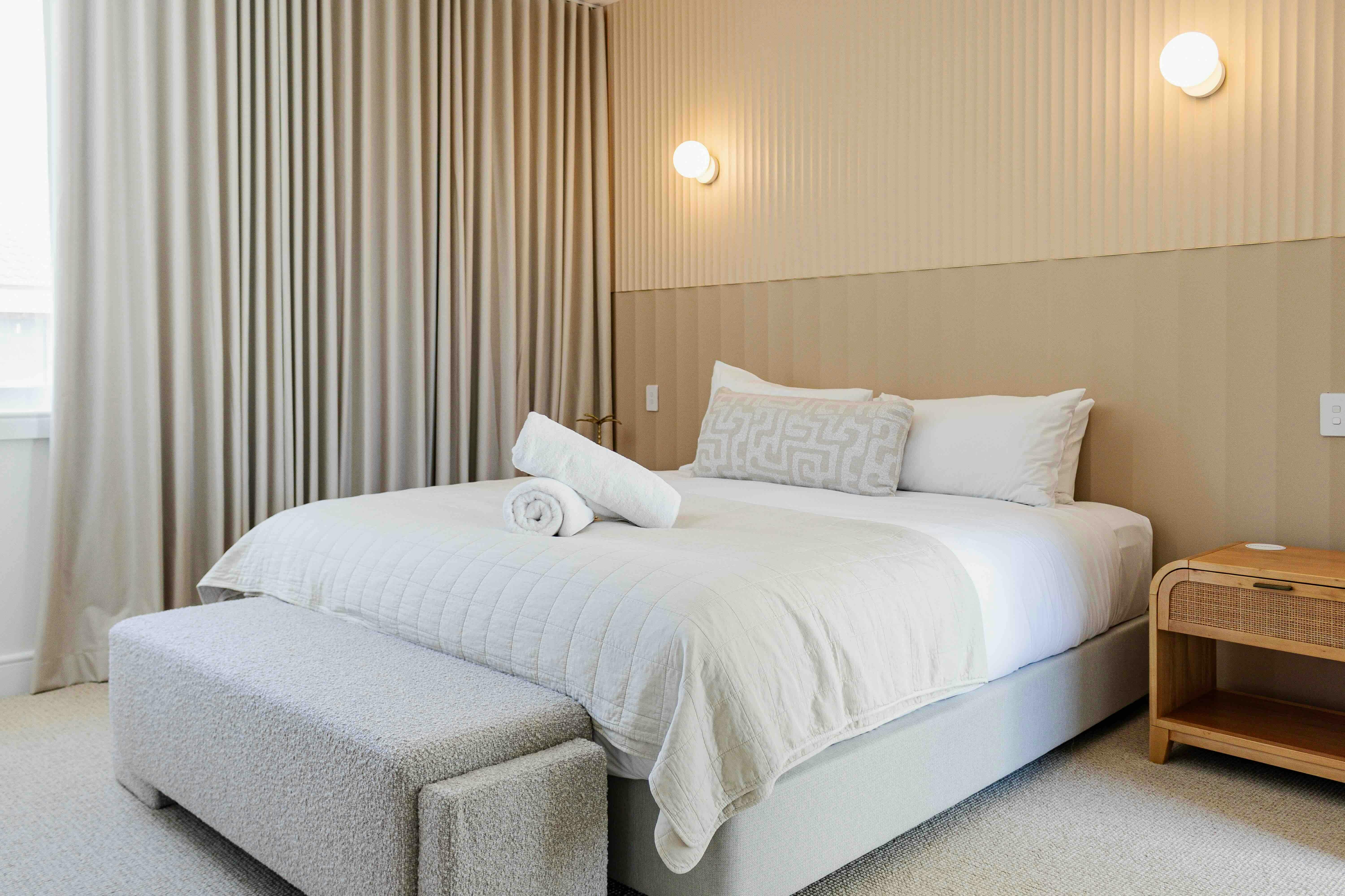 Sestra Beach House Fingal Bay Upatairs King Master Suite