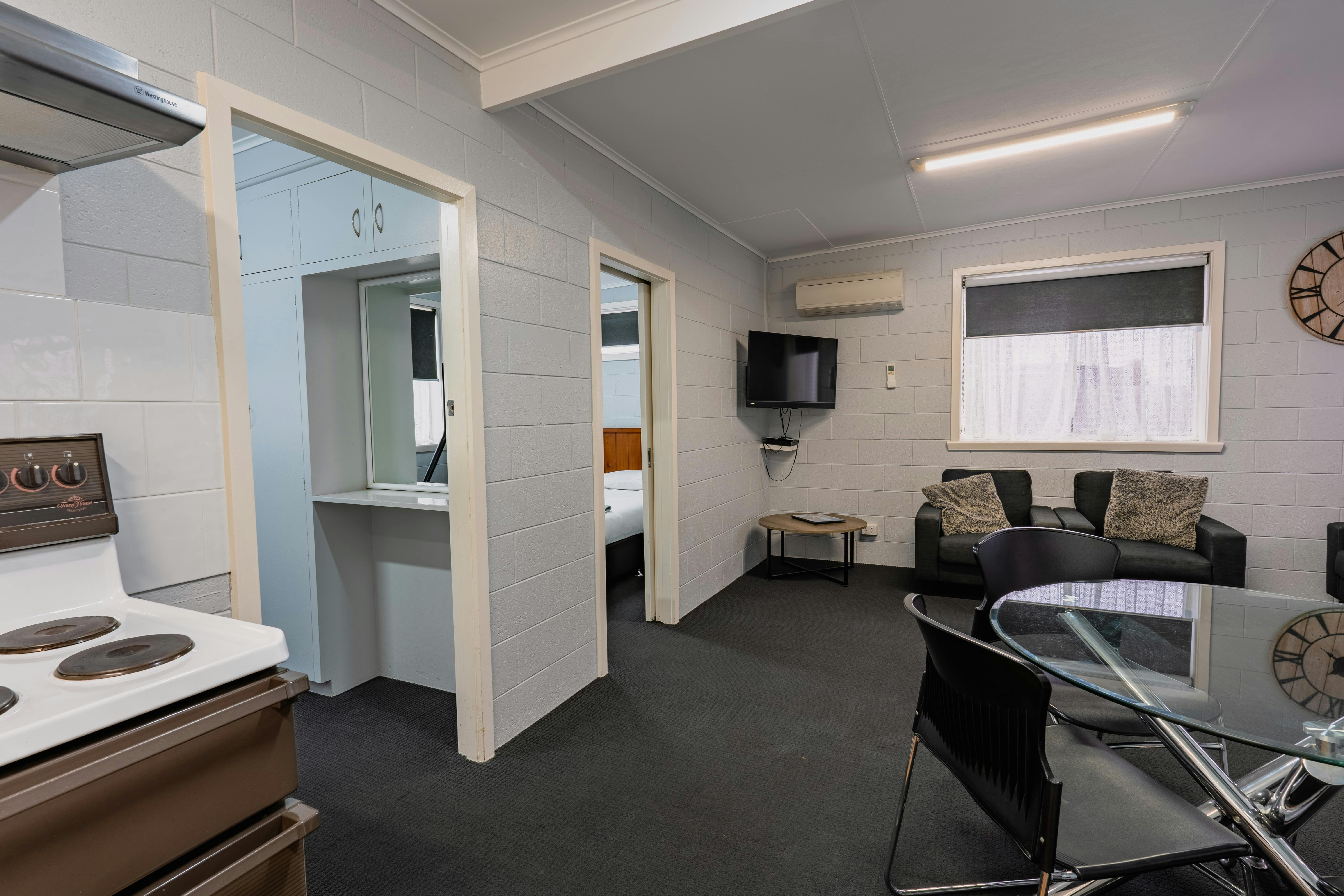 2 Bedroom Apartment (Sleeps 5 or 6)