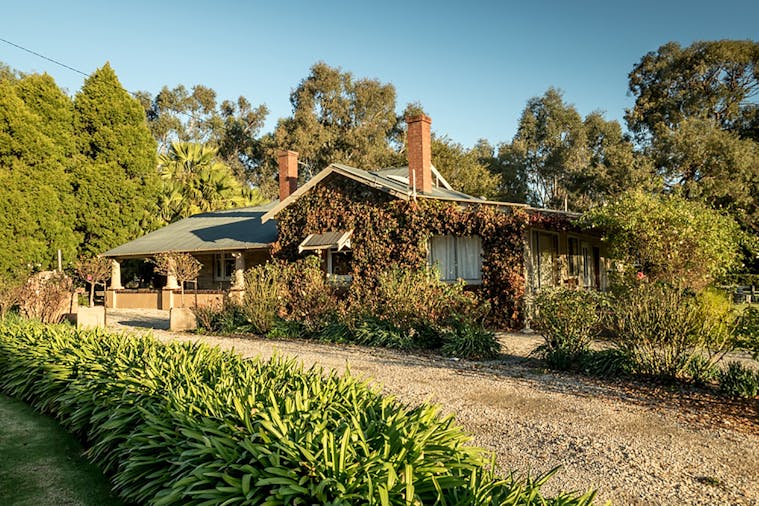 Barristers Block Vigneron Villa