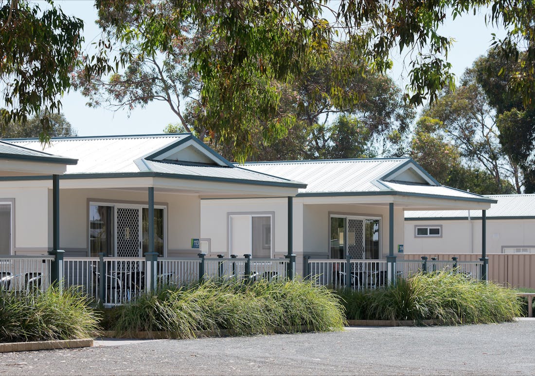 Berri Riverside Holiday Park, SUPERIOR THREE BEDROOM Berri, Acc... Berri Riverside Holiday Park, SUPERIOR THREE BEDROOM Berri, Acc...