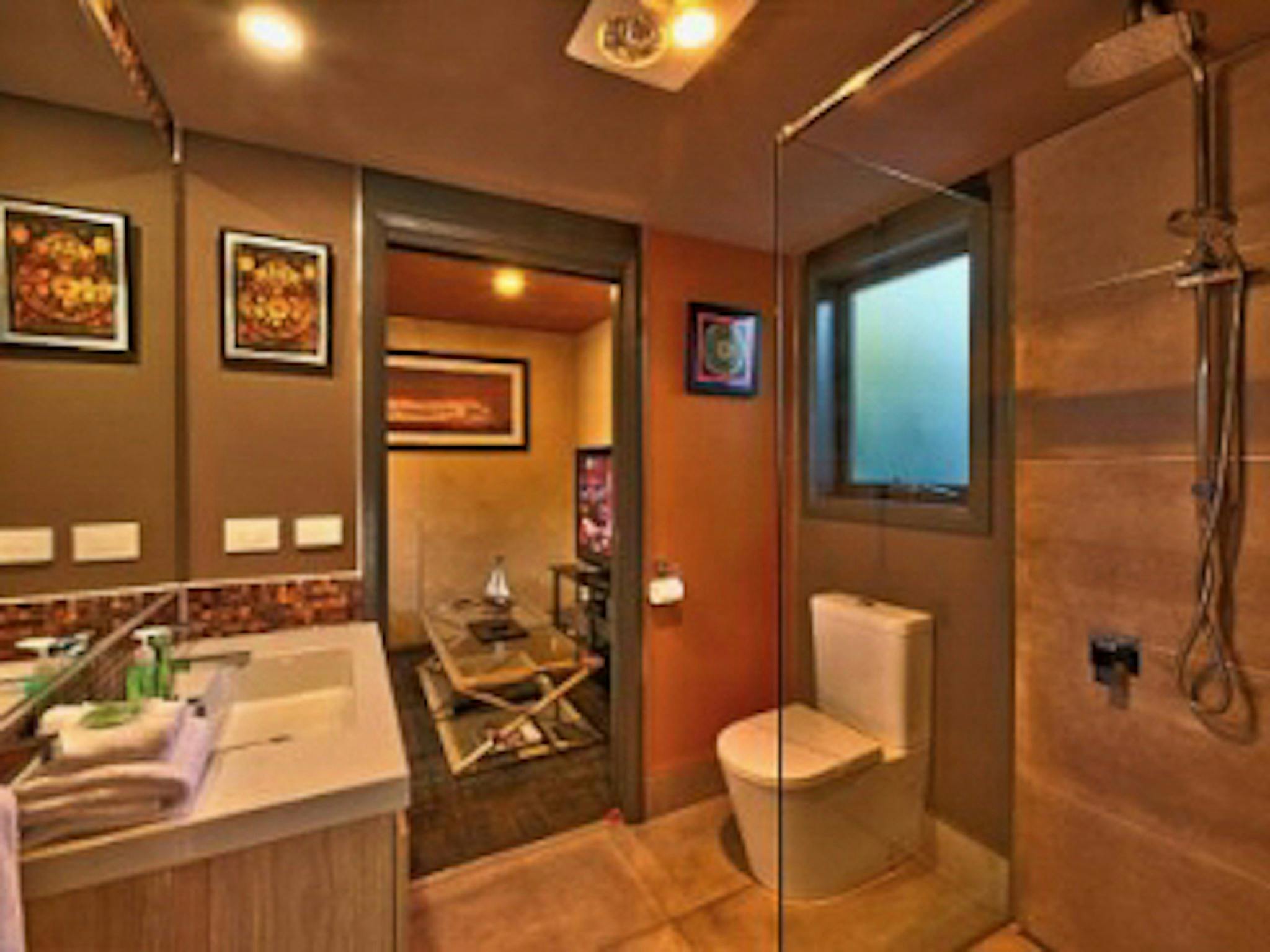 Containment, Coles Bay Accommodation, East Coast Tasmania