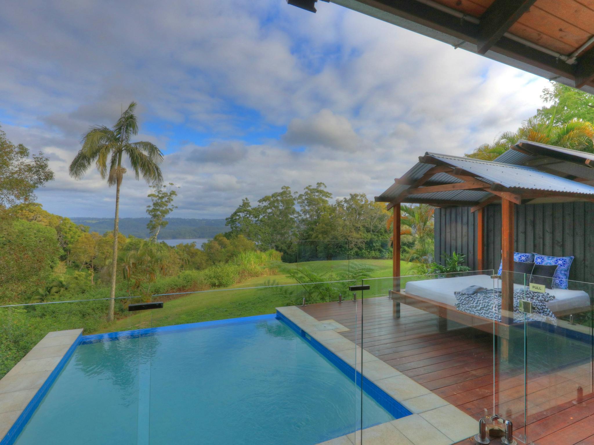 Private infinity plunge pool Private infinity plunge pool