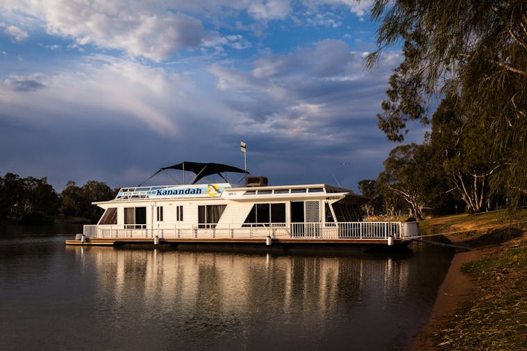 Kanandah Houseboat Holidays