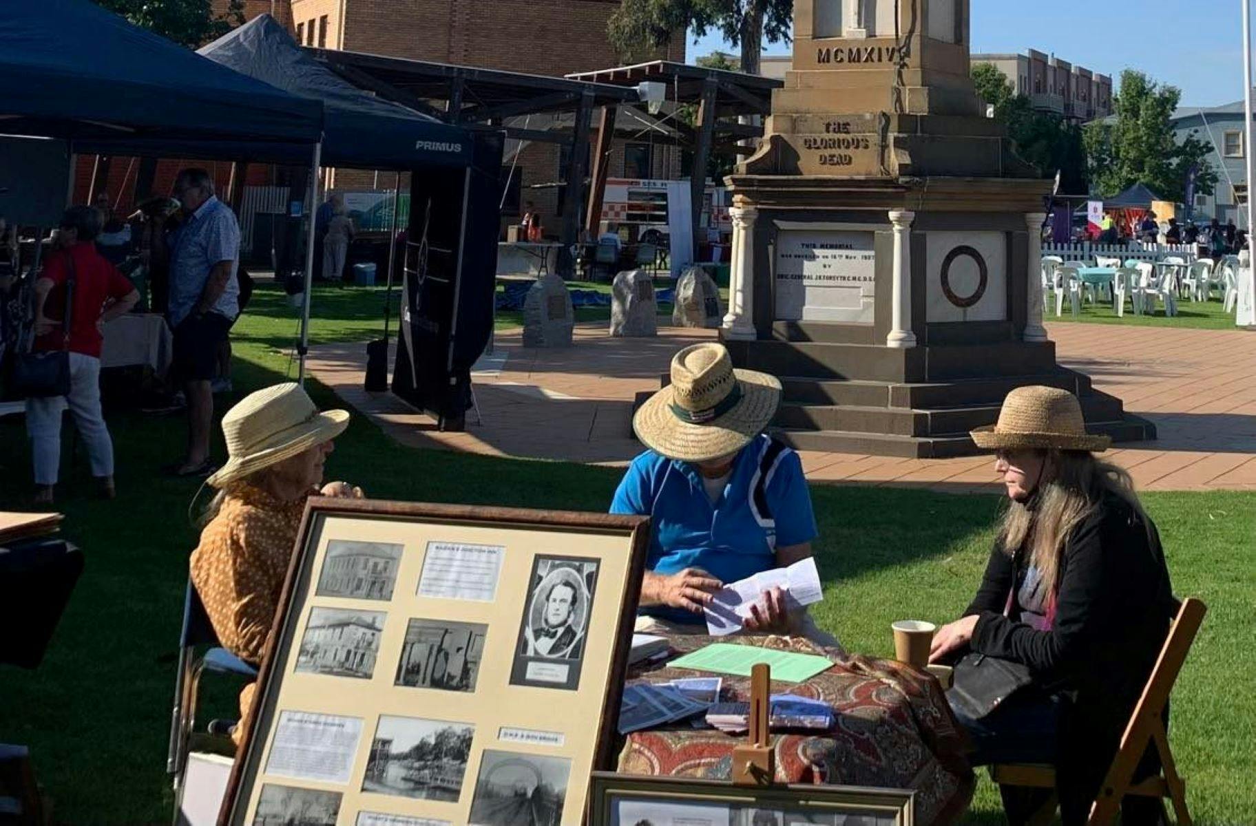Historians at Echuca Moama Discovery Day