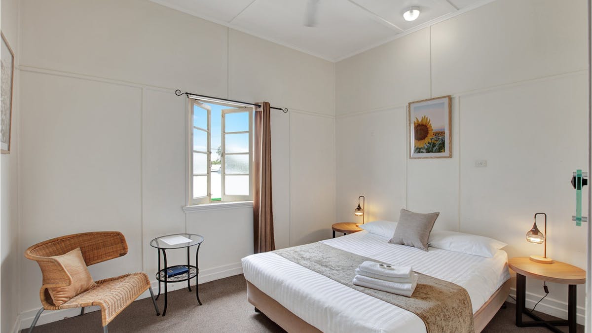 Kenilworth Hotel & Brewery - Queen with Ensuite