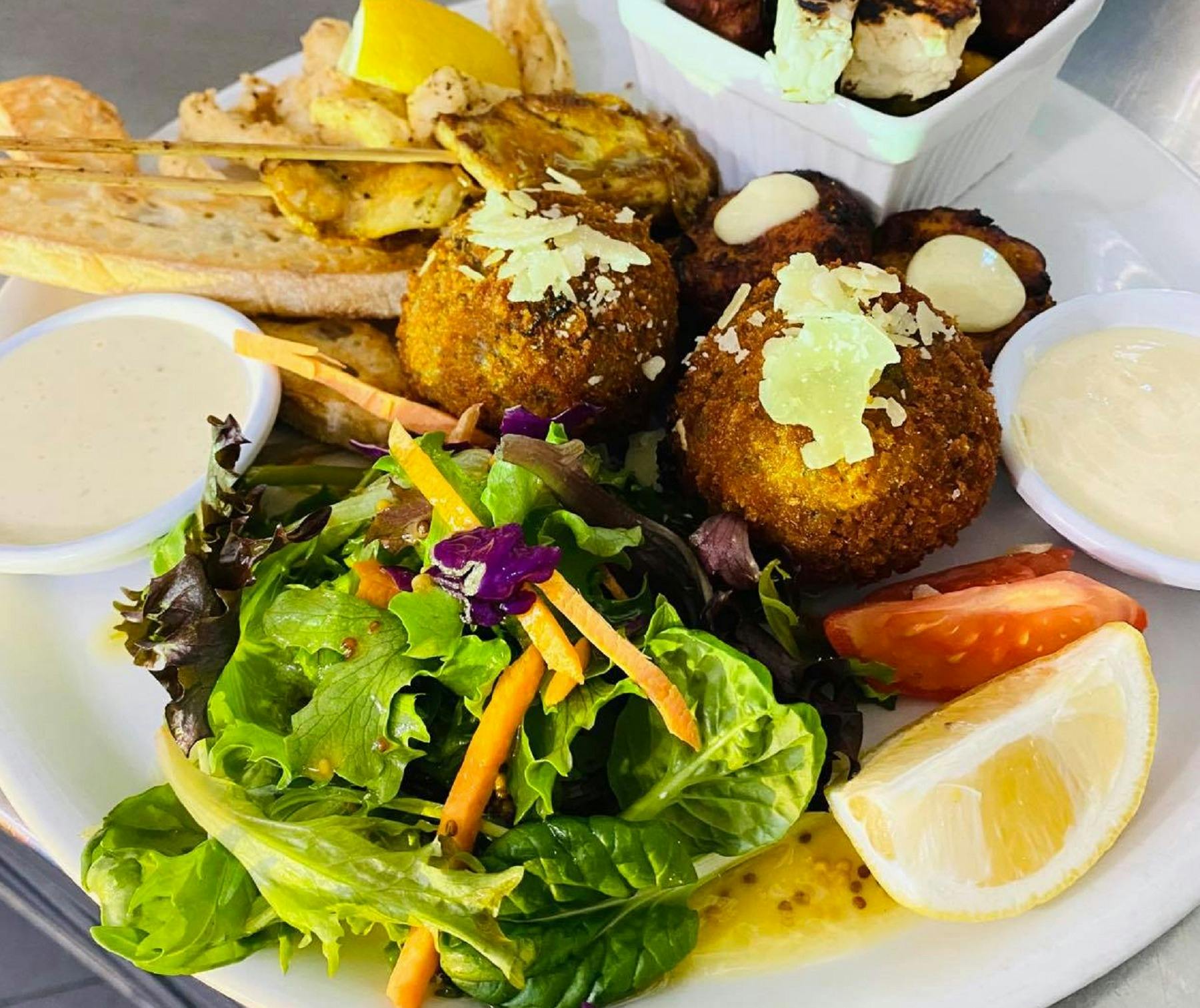 Walter's River Cafe & Restaurant