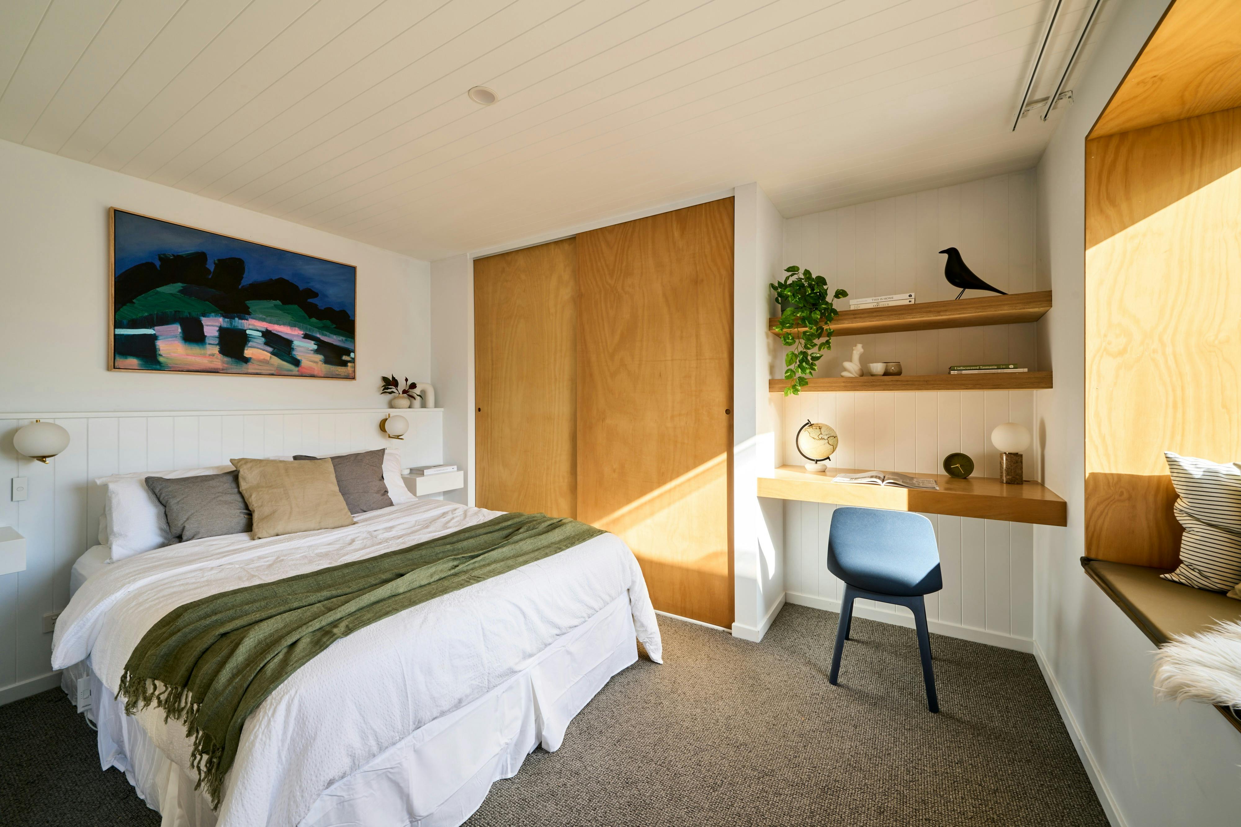 White Barn: Bedroom 1