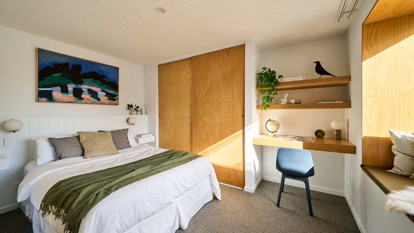 White Barn: Bedroom 1