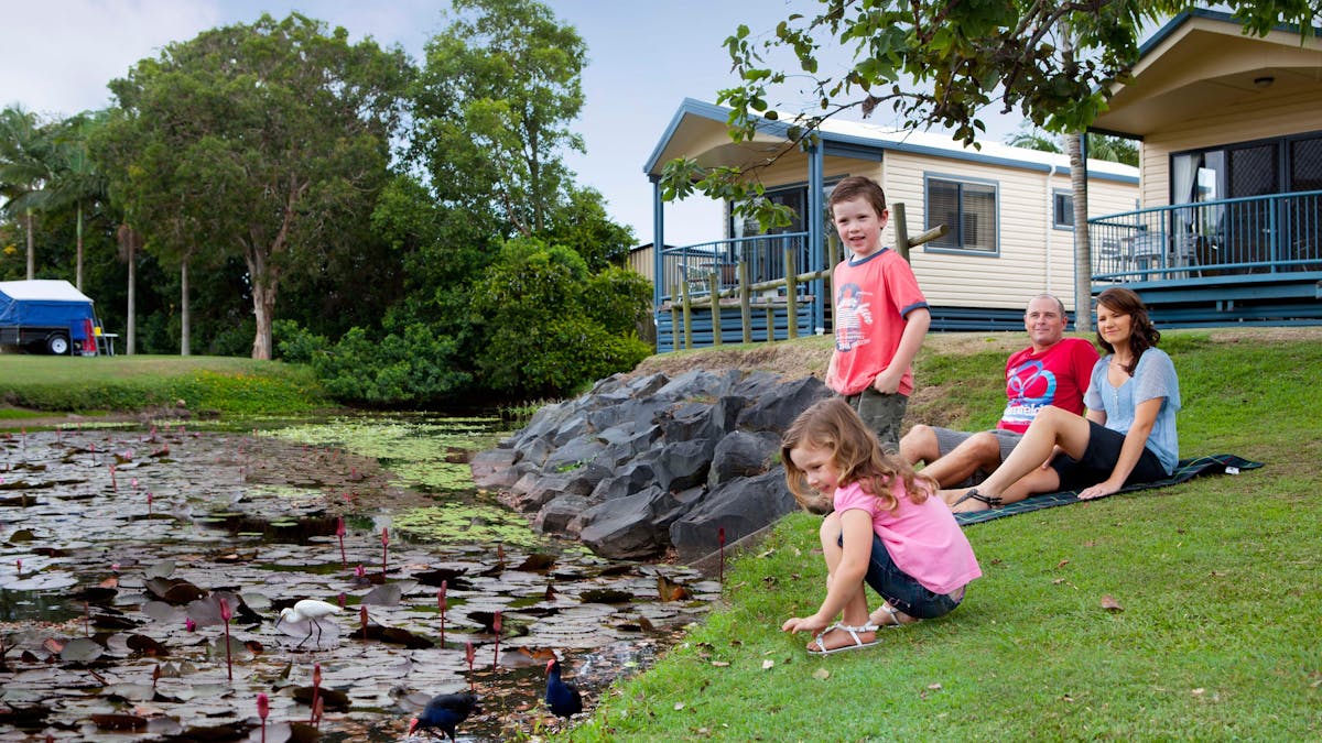 Fraser Lodge Holiday Park - Pond
