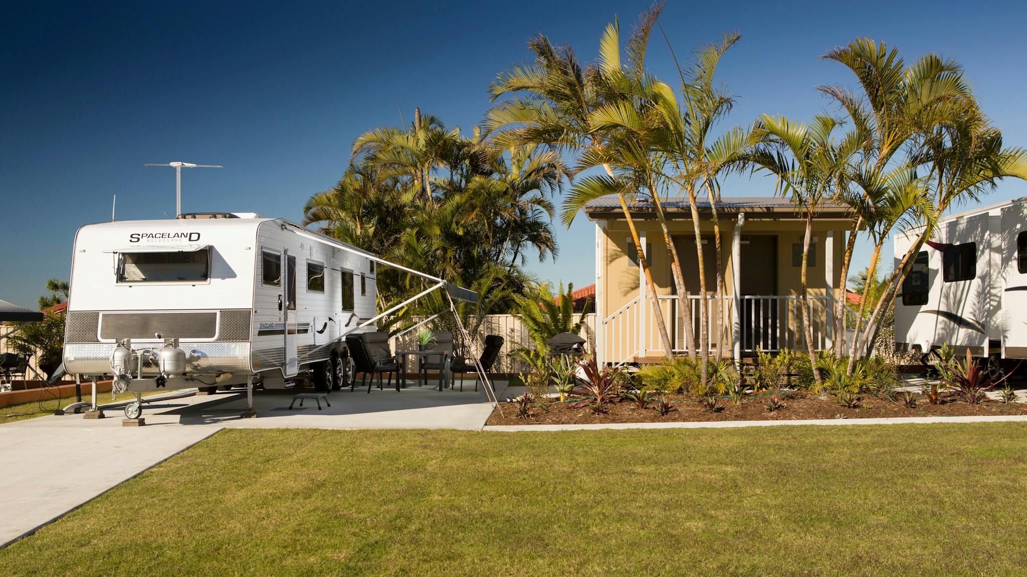 XL Powered Ensuite Caravan Site at Brisbane Holiday Village XL Powered Ensuite Caravan Site at Brisbane Holiday Village