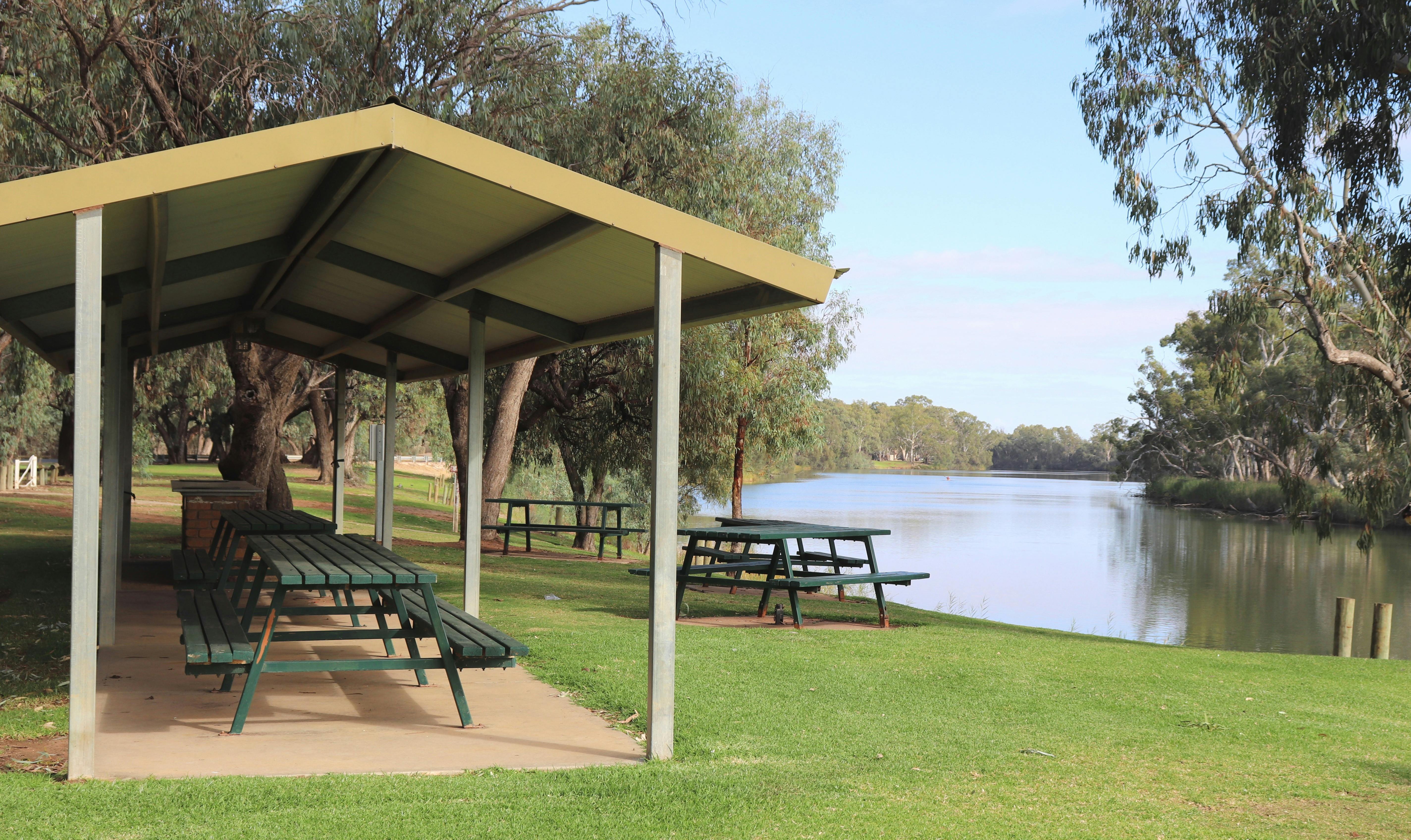 There are free barbecue and shelter facilities available.