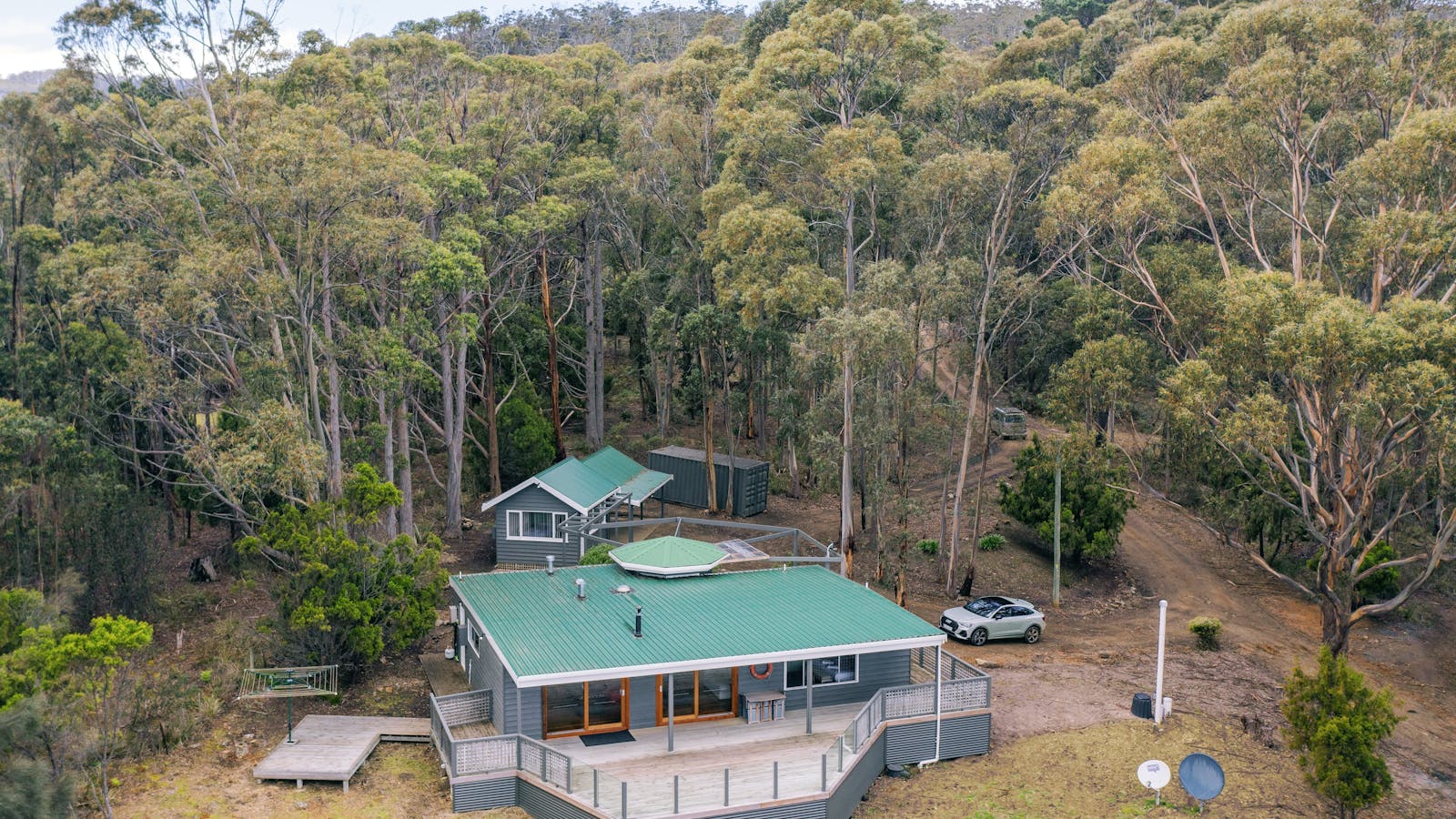 St. Clairs, close-up aerial view