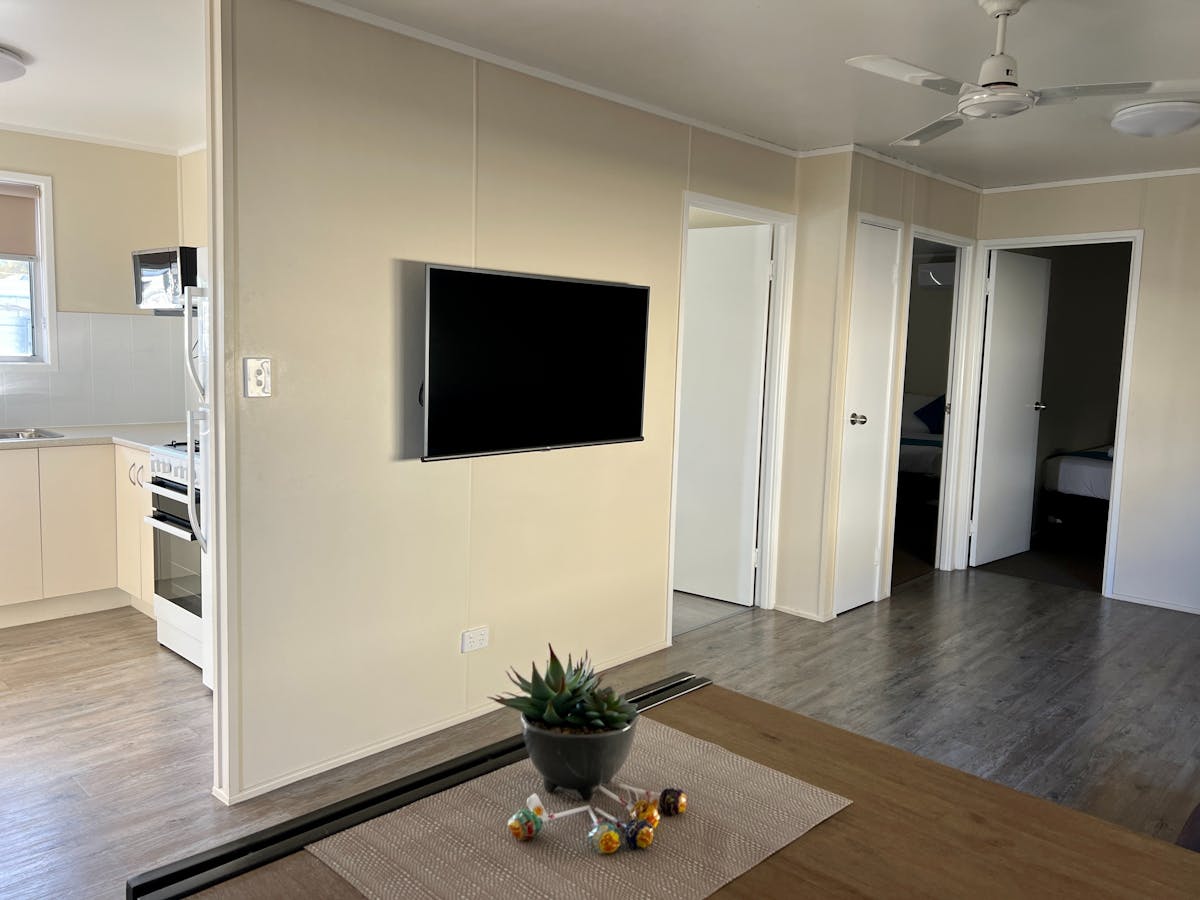 Family room, Willowbank Caravan Park & Motel