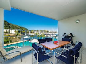 Beachside Magnetic Harbour Apartments