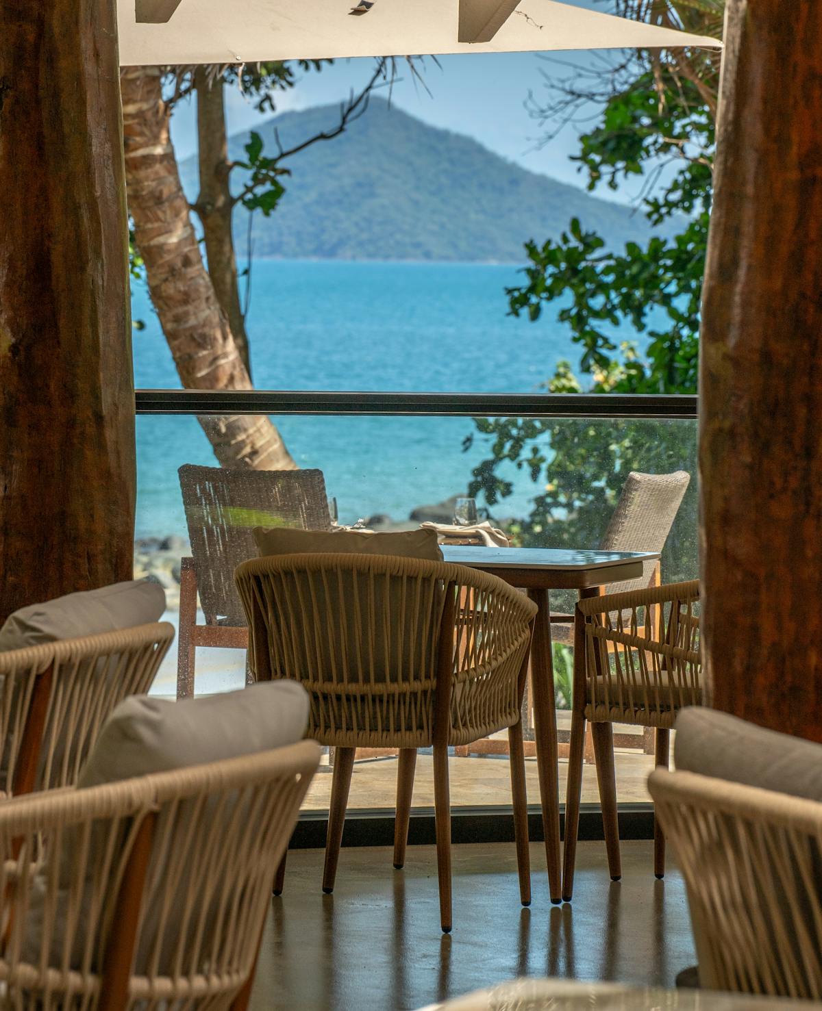 Nala's restaurant, highlighting local flavours and overlooking the islands