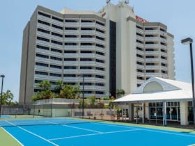 Rydges Esplanade Resort Cairns - Tennis Court