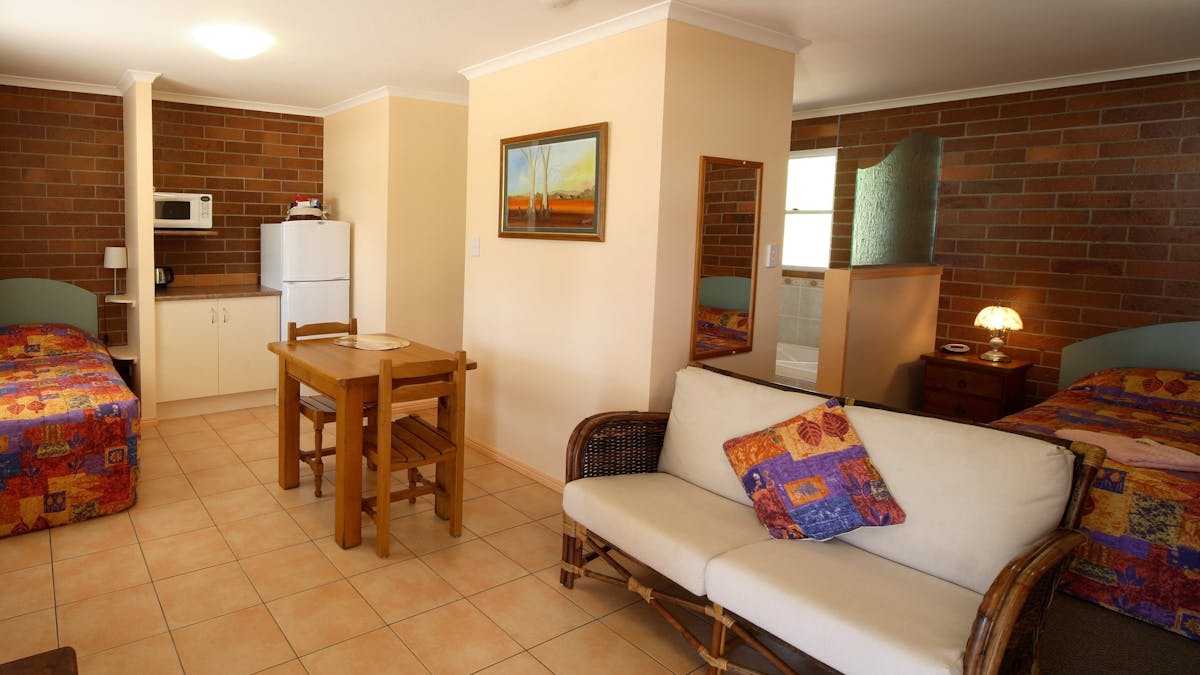 Deluxe Spa Motel Room