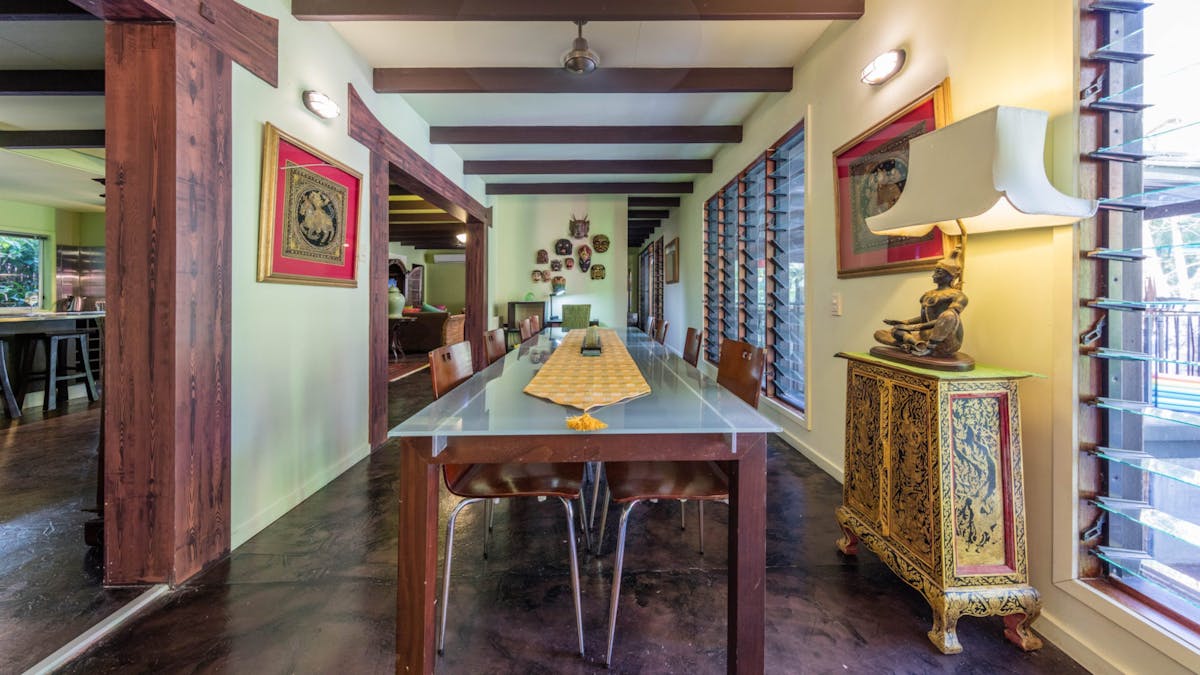 Celadon Holiday House - Dining Room