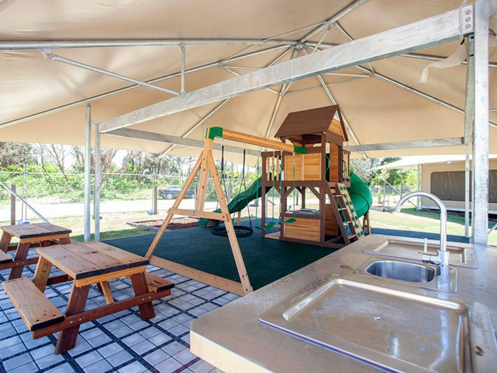 크라우디 베이 에코 리조트 캠핑장 주방