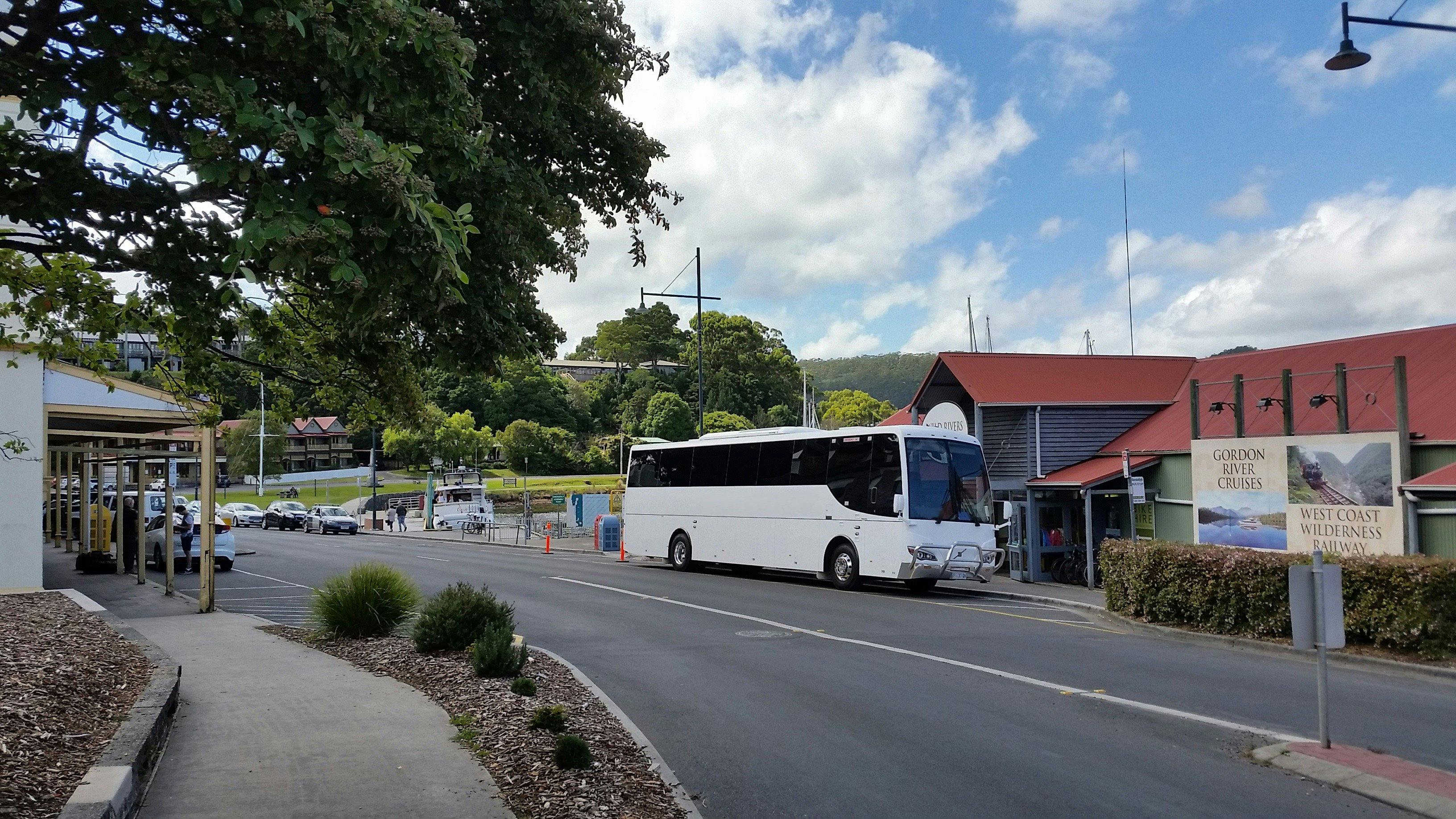 Toilet equipped, door door executive coach