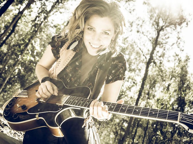 Hussy Hicks and Lecia Louise and Blues Roots Winter School