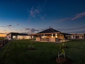 Focal central meeting point