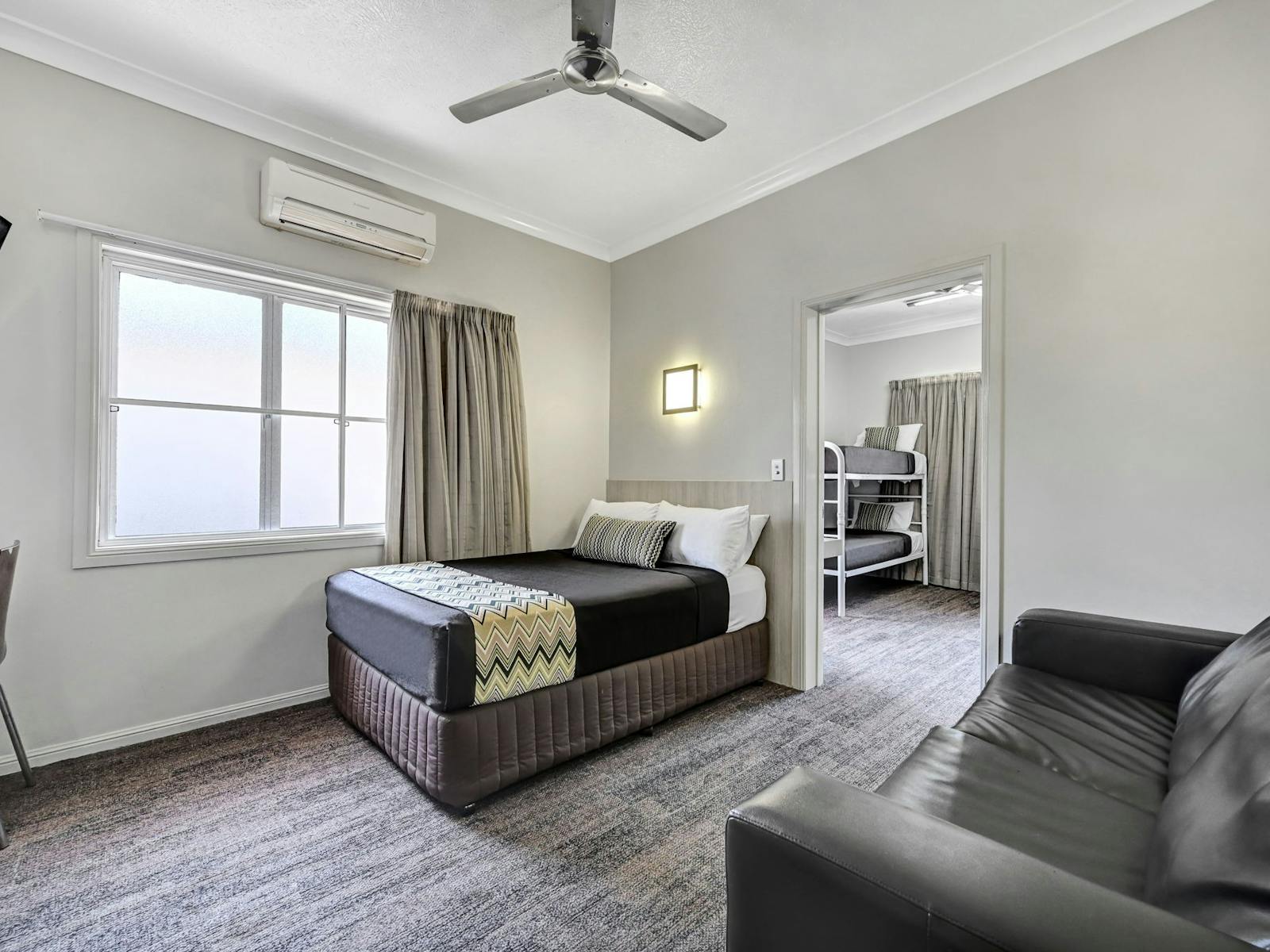 Double Bed Double Bed