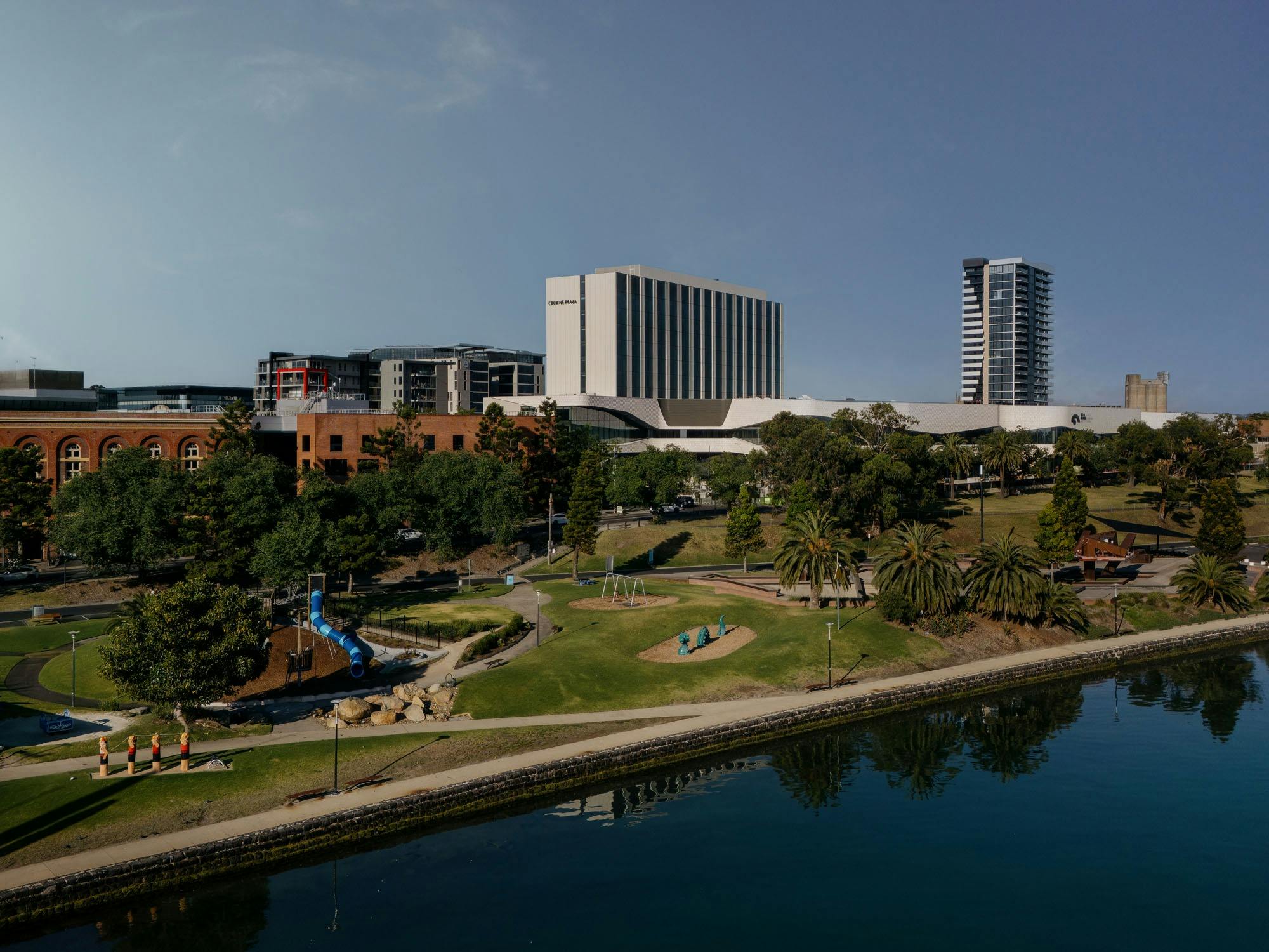 External view of Crowne Plaza Geelong