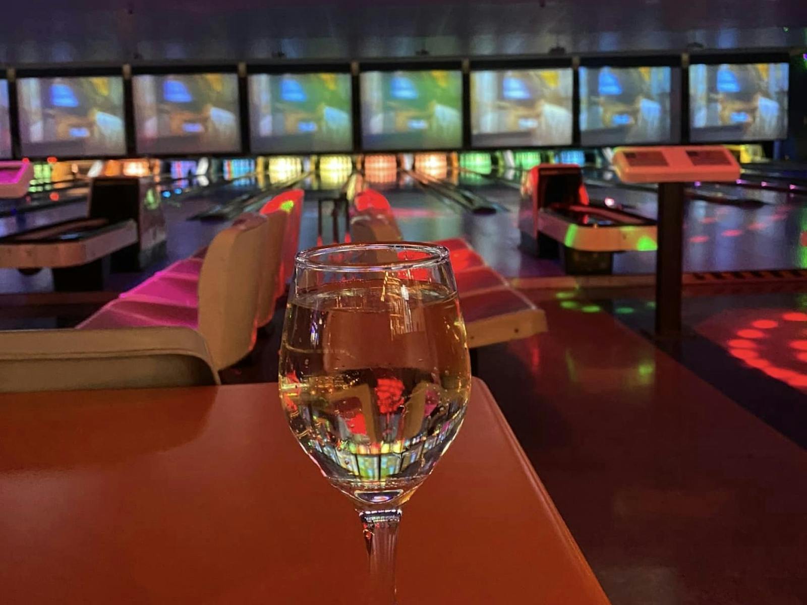 Campbelltown City Bowl 글래스 오브 와인의 차선