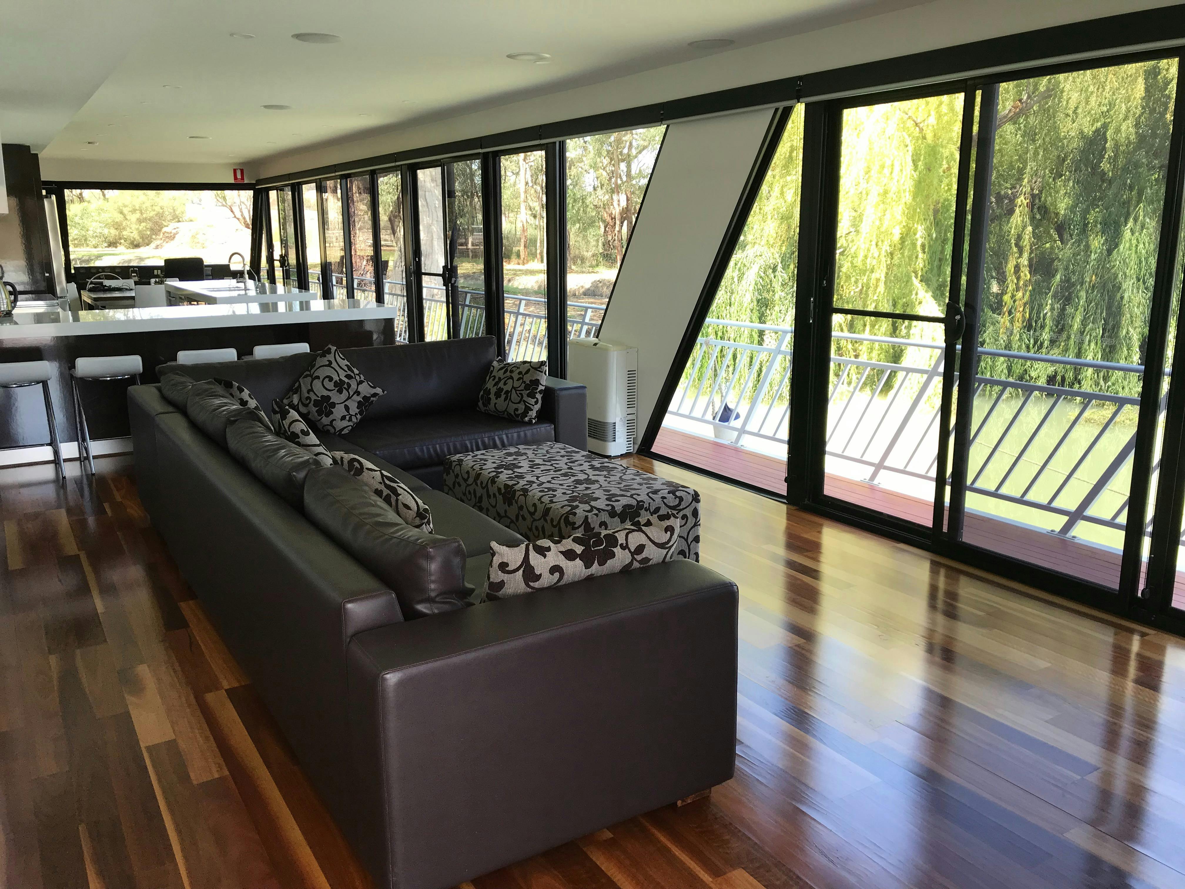 Love Life Houseboat