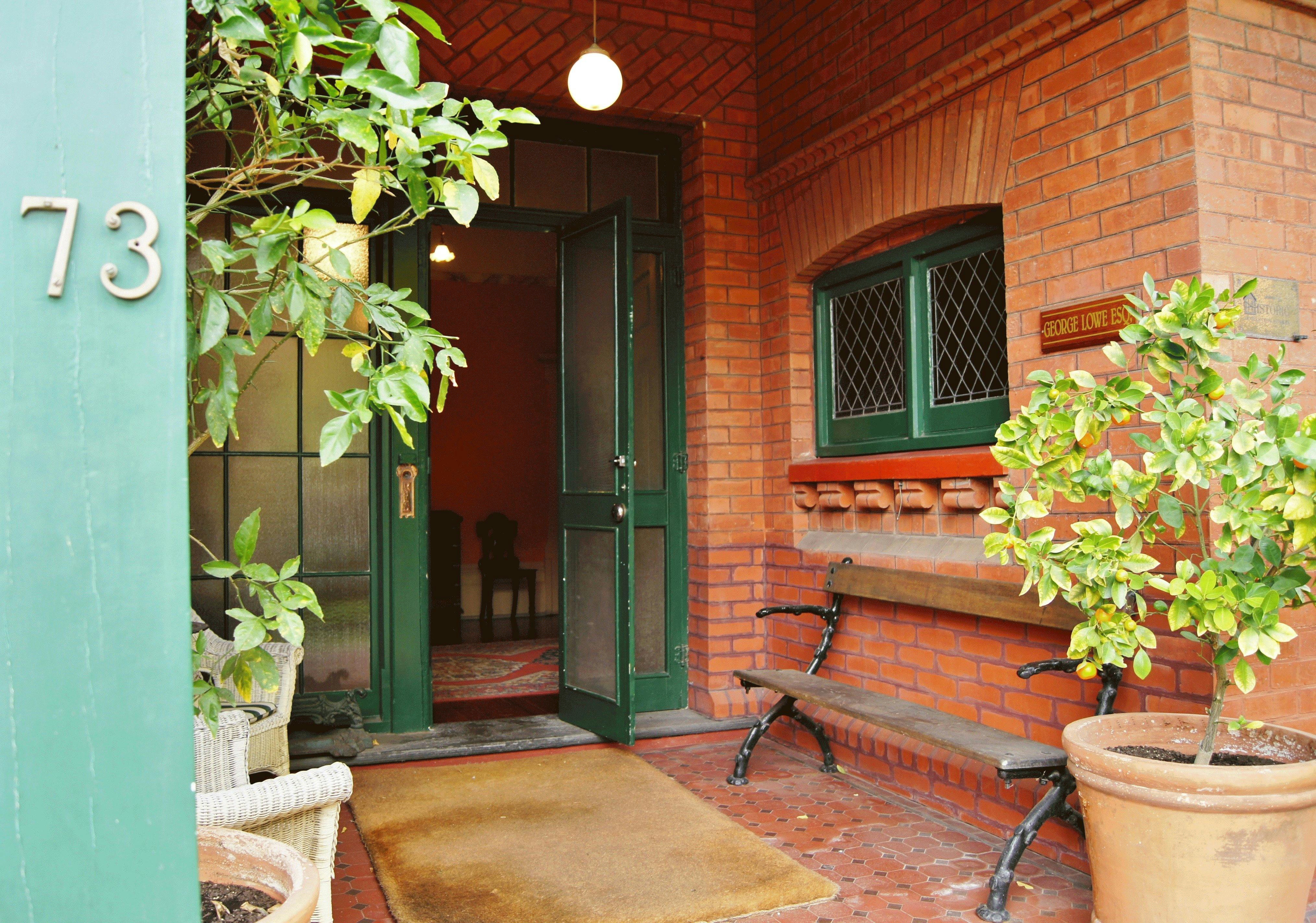 Experience Adelaide Buxton Manor Lowe Esquire Apartment