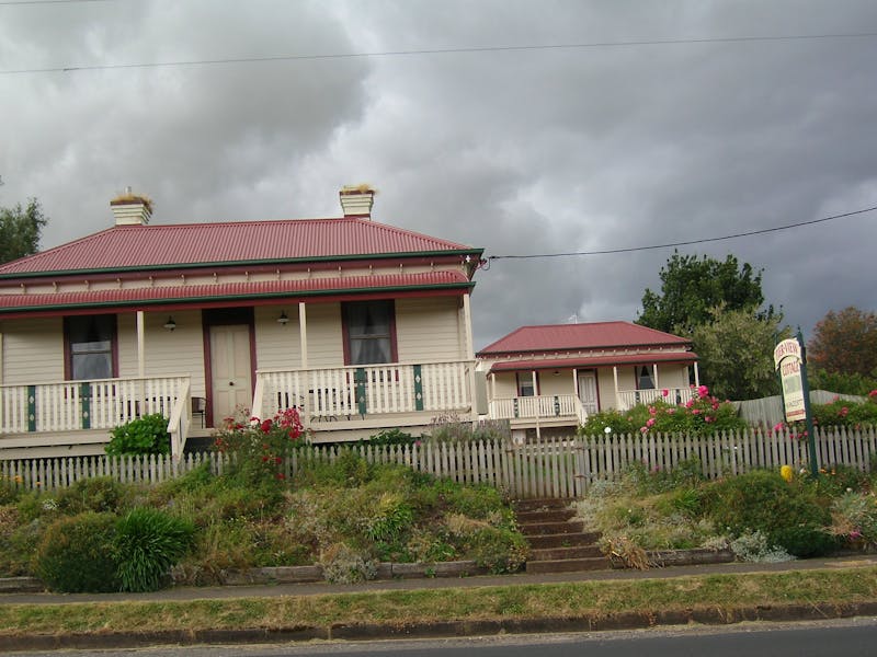 Tier View Cottage 1 and Tier View Cottage 2 image