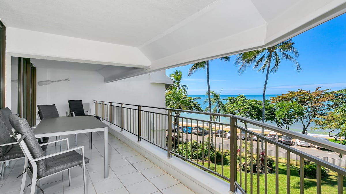 Beachfront apartments with private balcony to enjoy the tropical sea breezes and sea views.