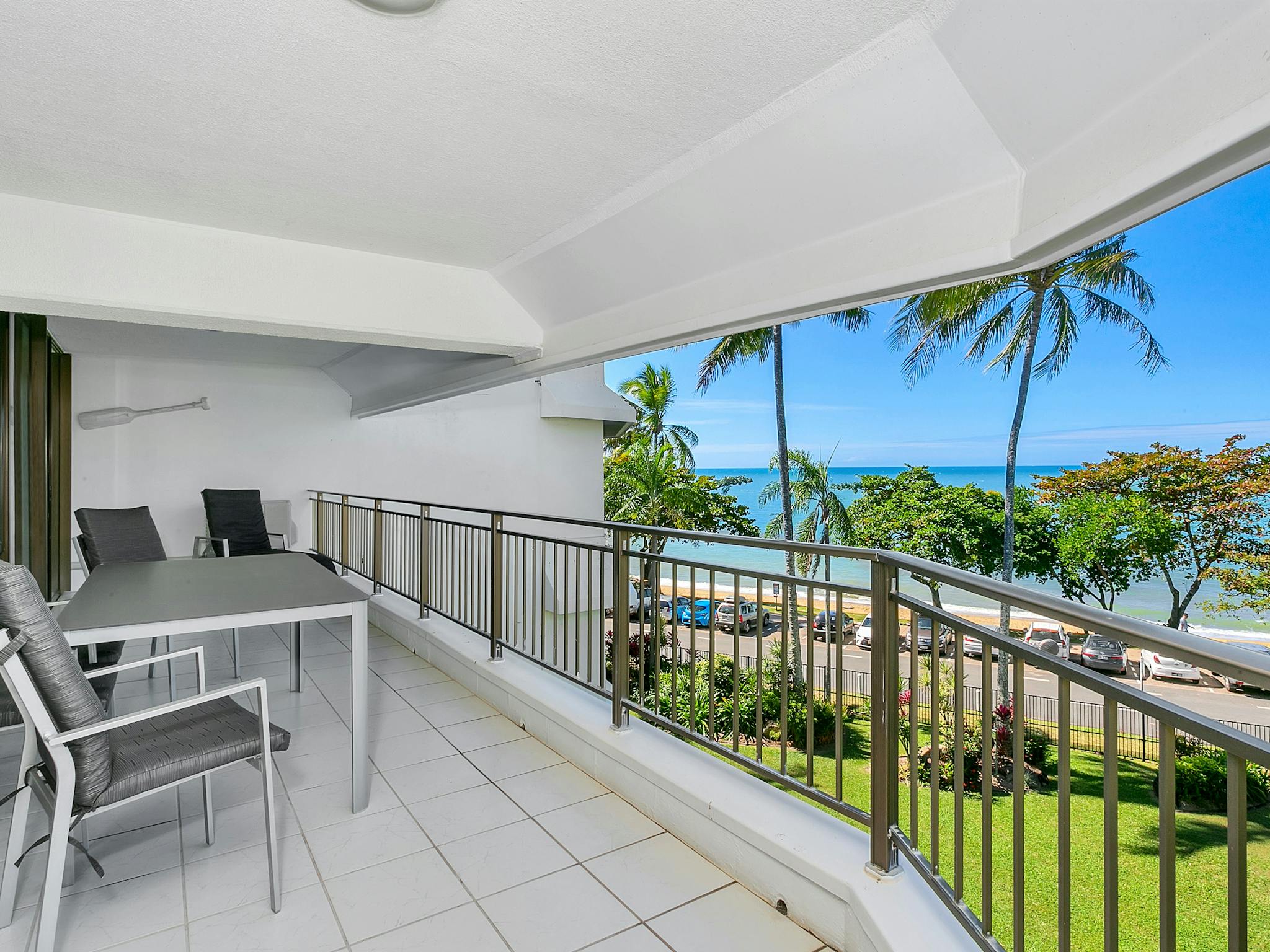 Beachfront apartments with private balcony to enjoy the tropical sea breezes and sea views. Beachfront apartments with private balcony to enjoy the tropical sea breezes and sea views.