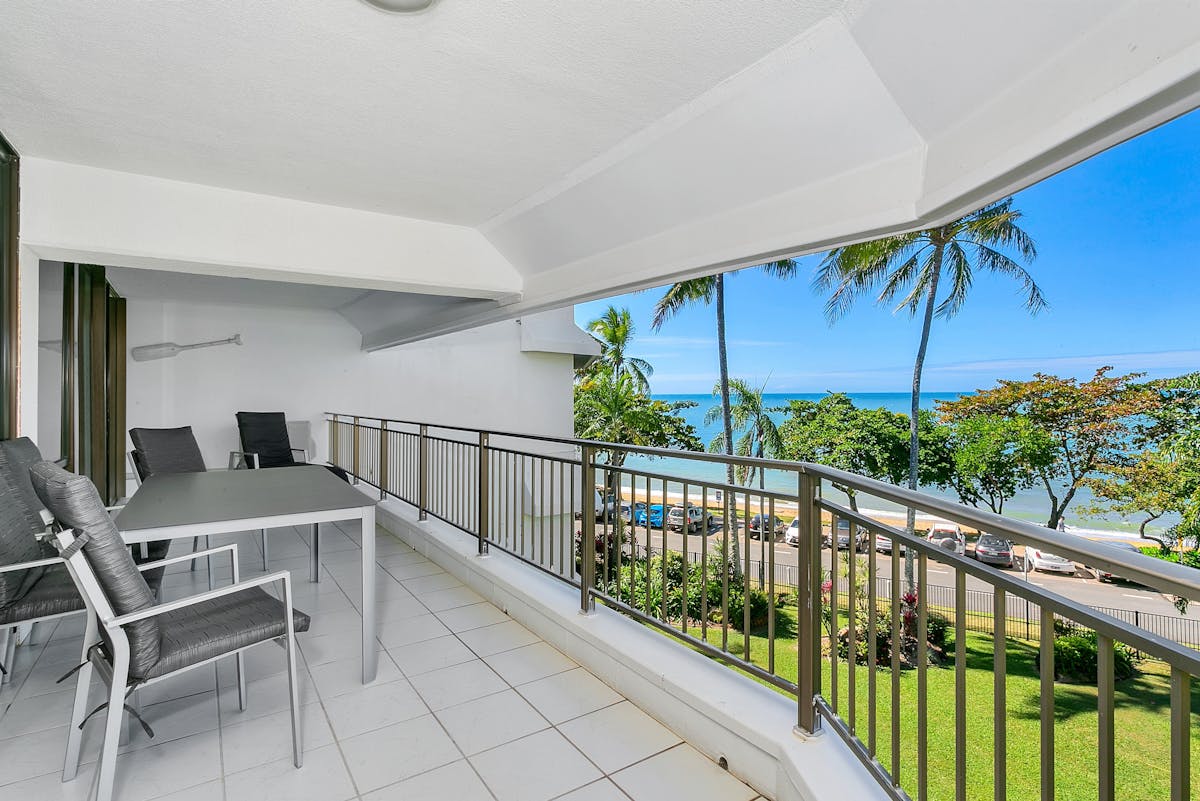 Beachfront apartments with private balcony to enjoy the tropical sea breezes and sea views.