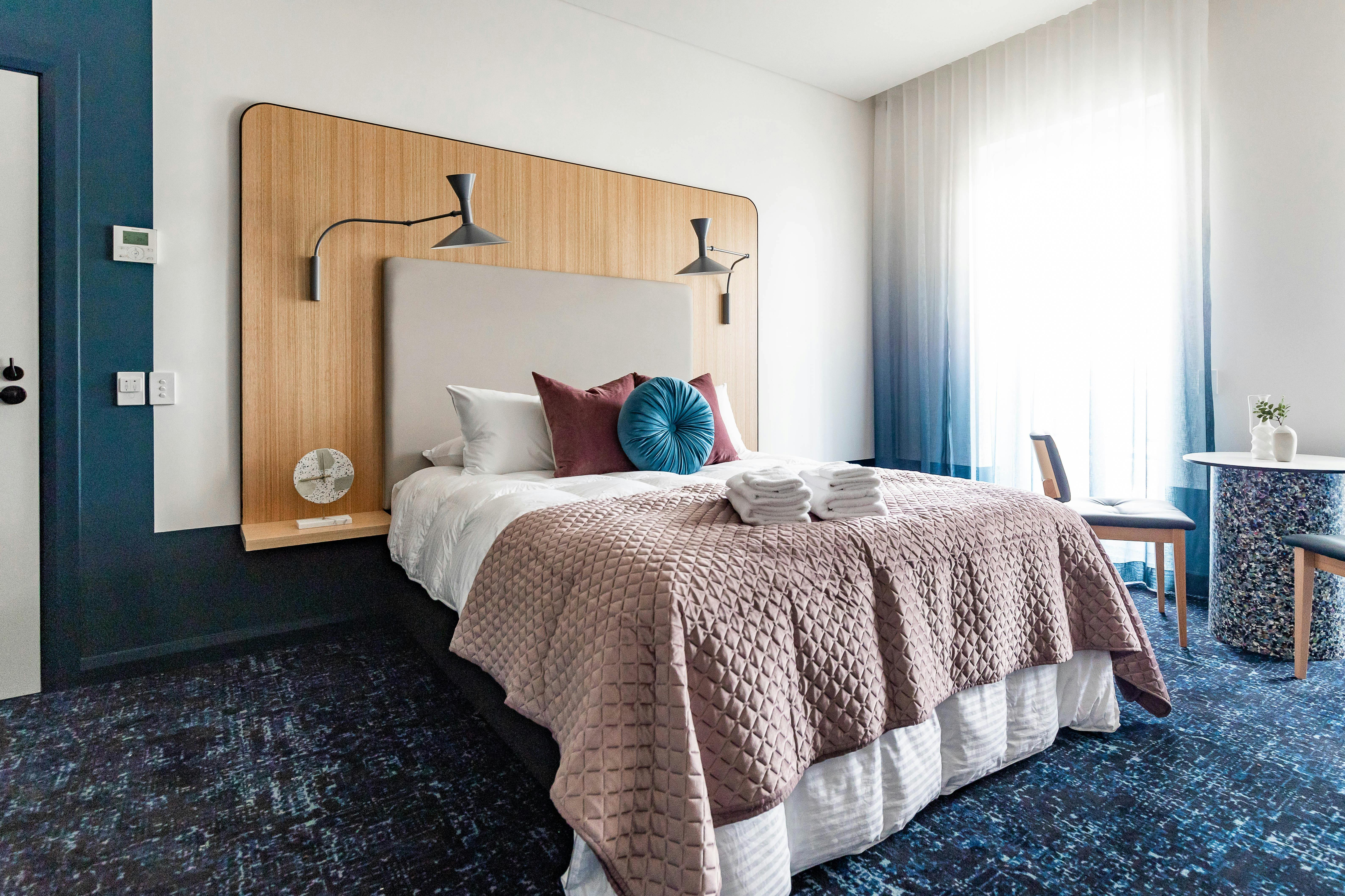 General Gordon Queen Room