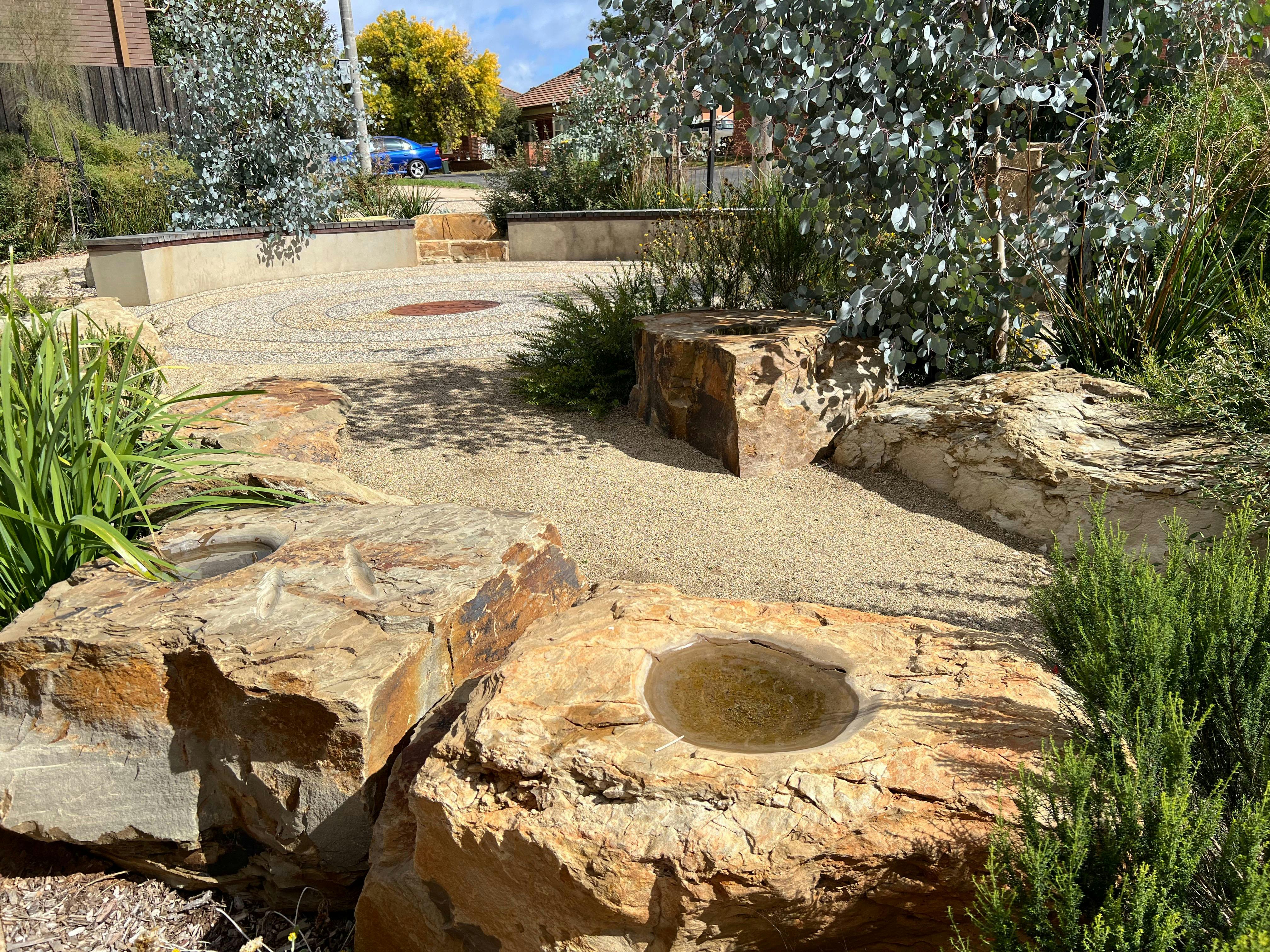 garingilang gatjin wii - Gallery's Indigenous interpretive garden.