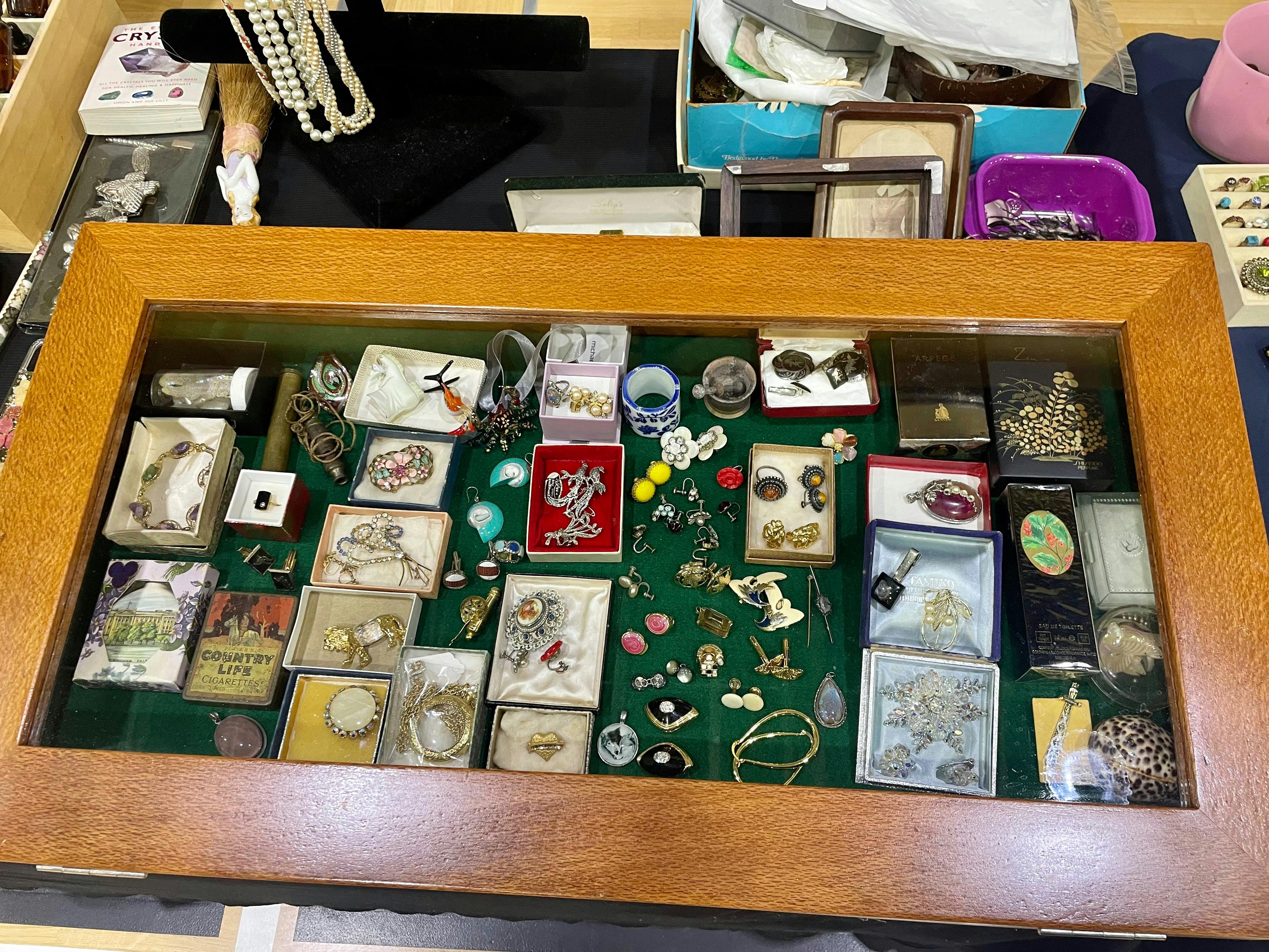 Morayfield Antique, Collectable & Record Fair