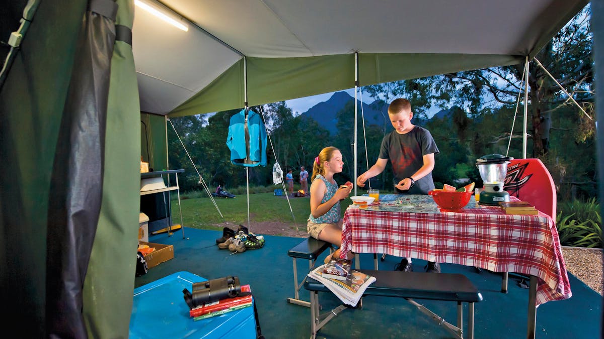 Glamping - Deluxe Camper Trailer