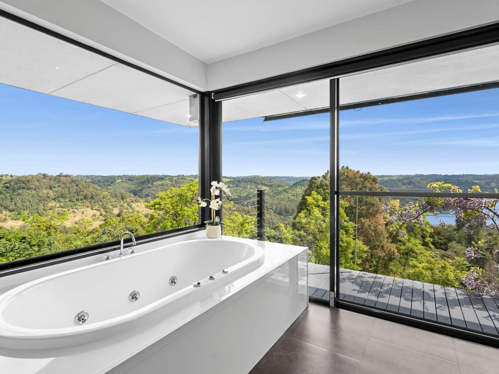 Main bedroom ensuite with bath with a view