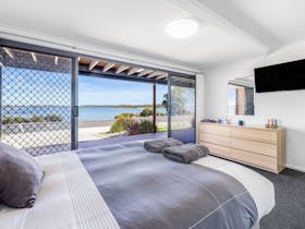 Bedrooms that over look the bay