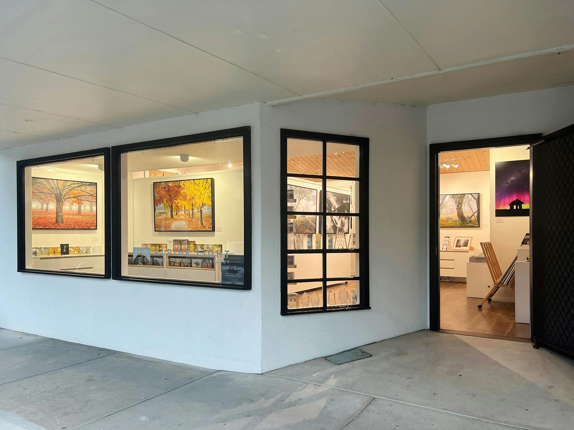 Gallery premesis exterior photograph