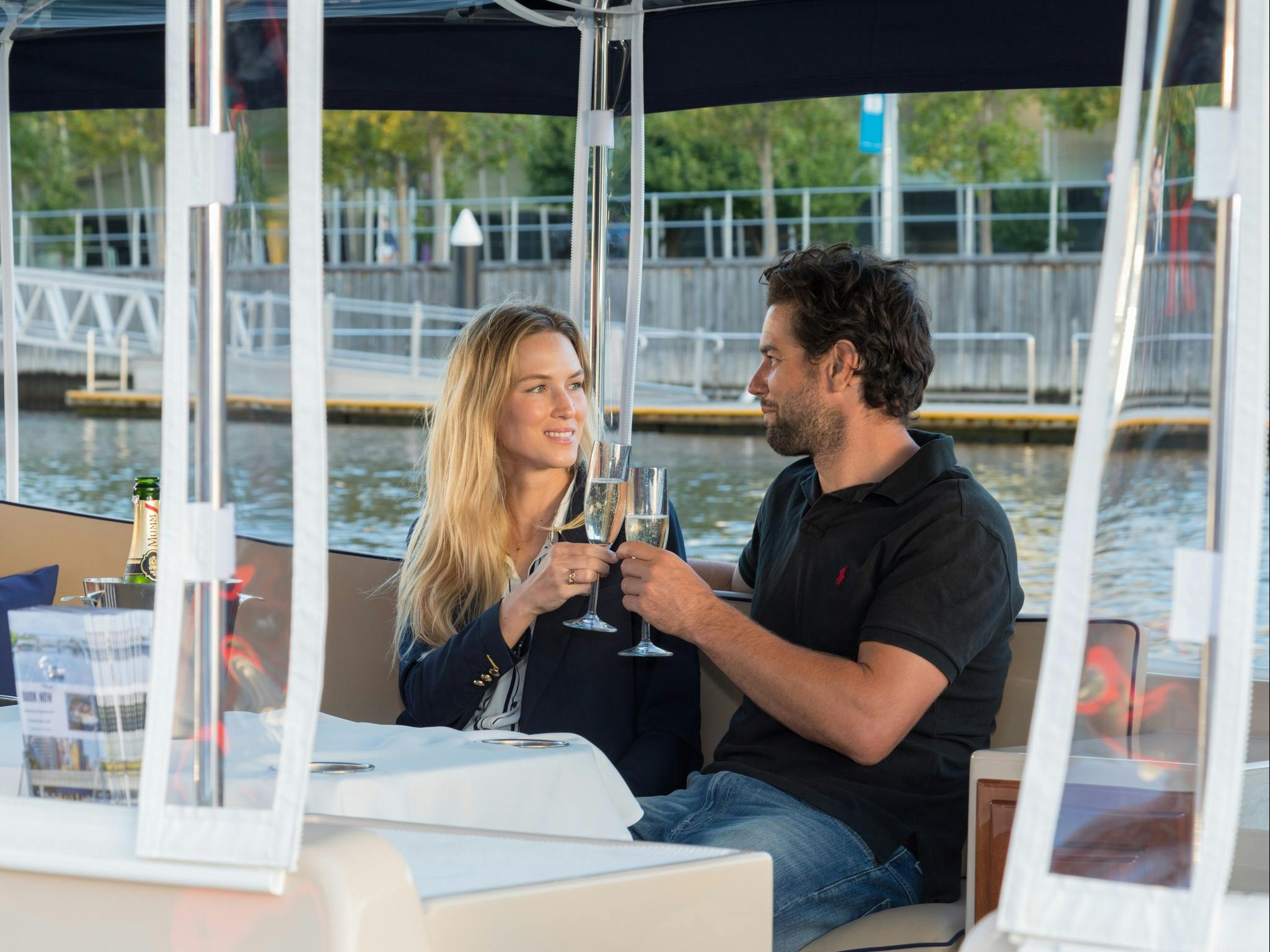Romantic private cruises