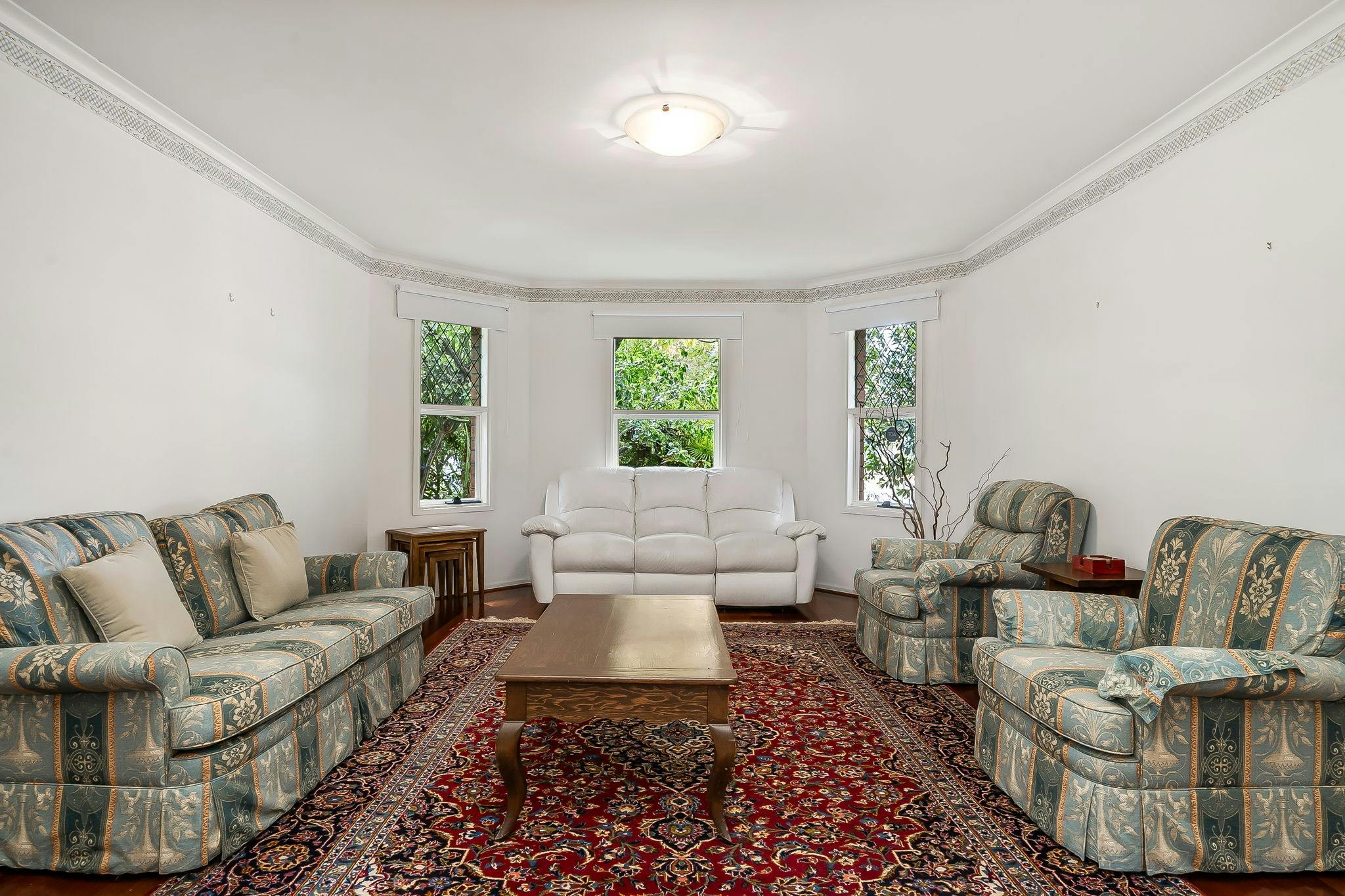 Cozy Lounge Room