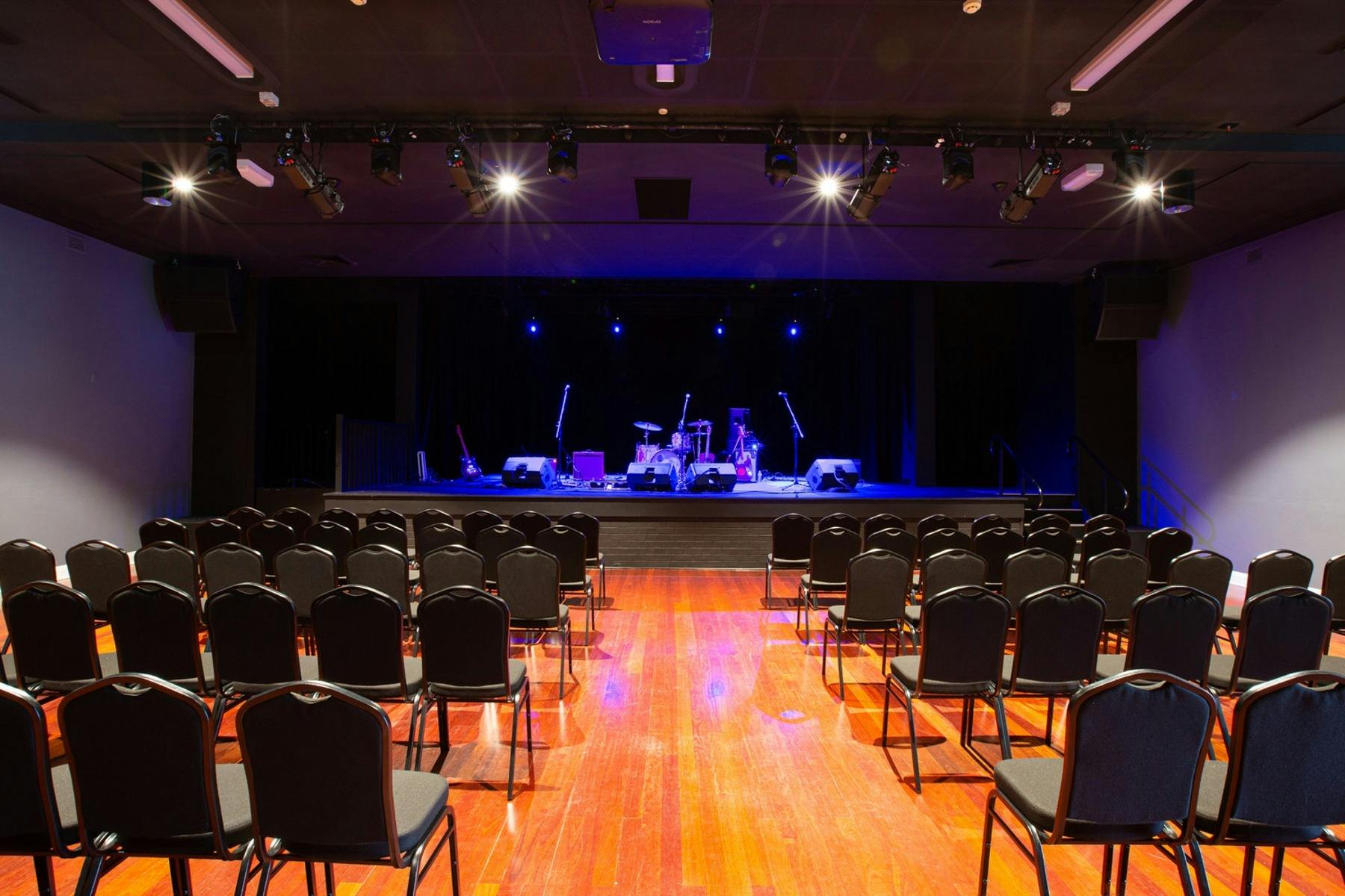 Warners Bay Theatre, baramayiba